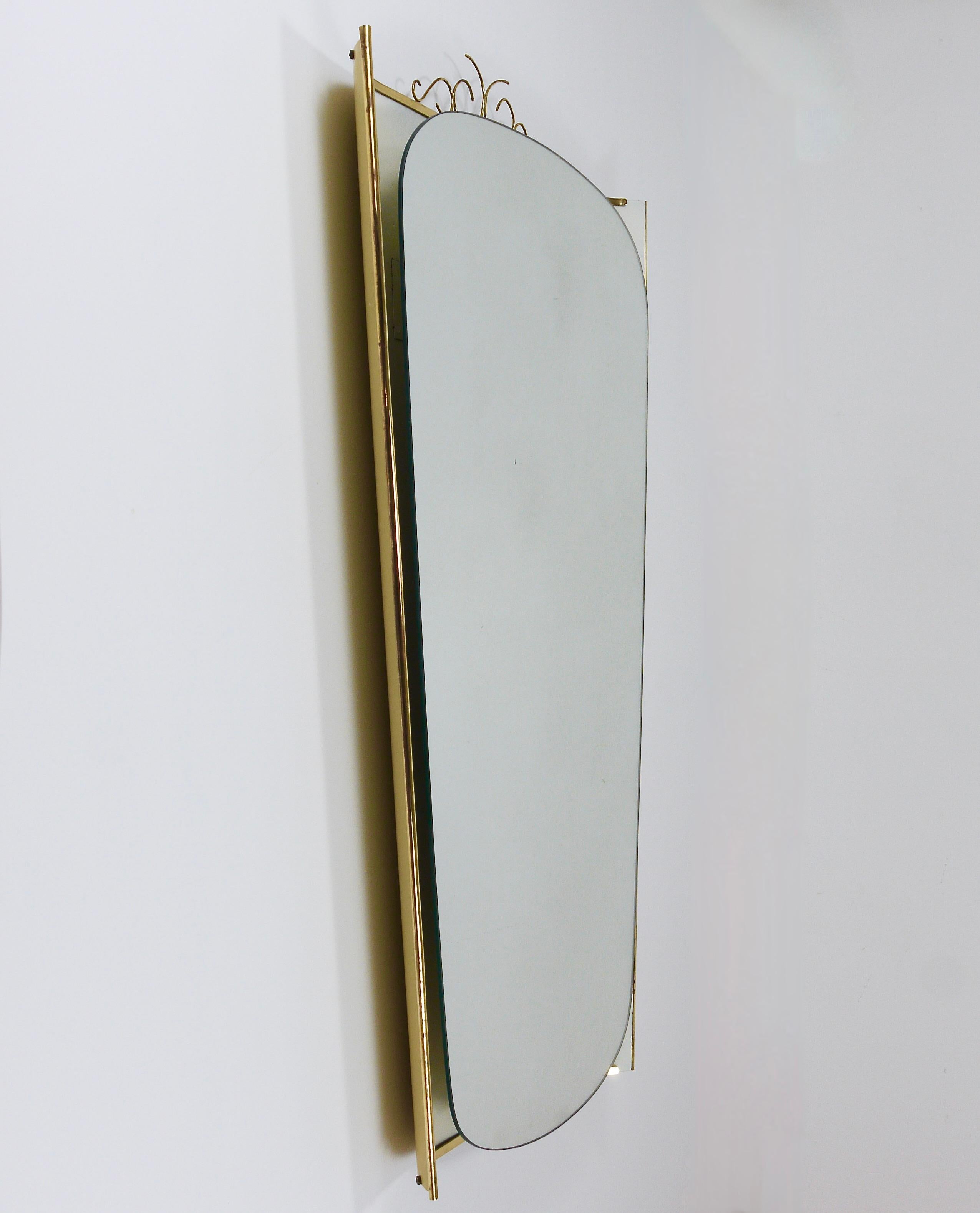 Espejo de pared Ernest Igl iluminado de mediados de siglo con corona de latón, de Hillebrand en venta 8