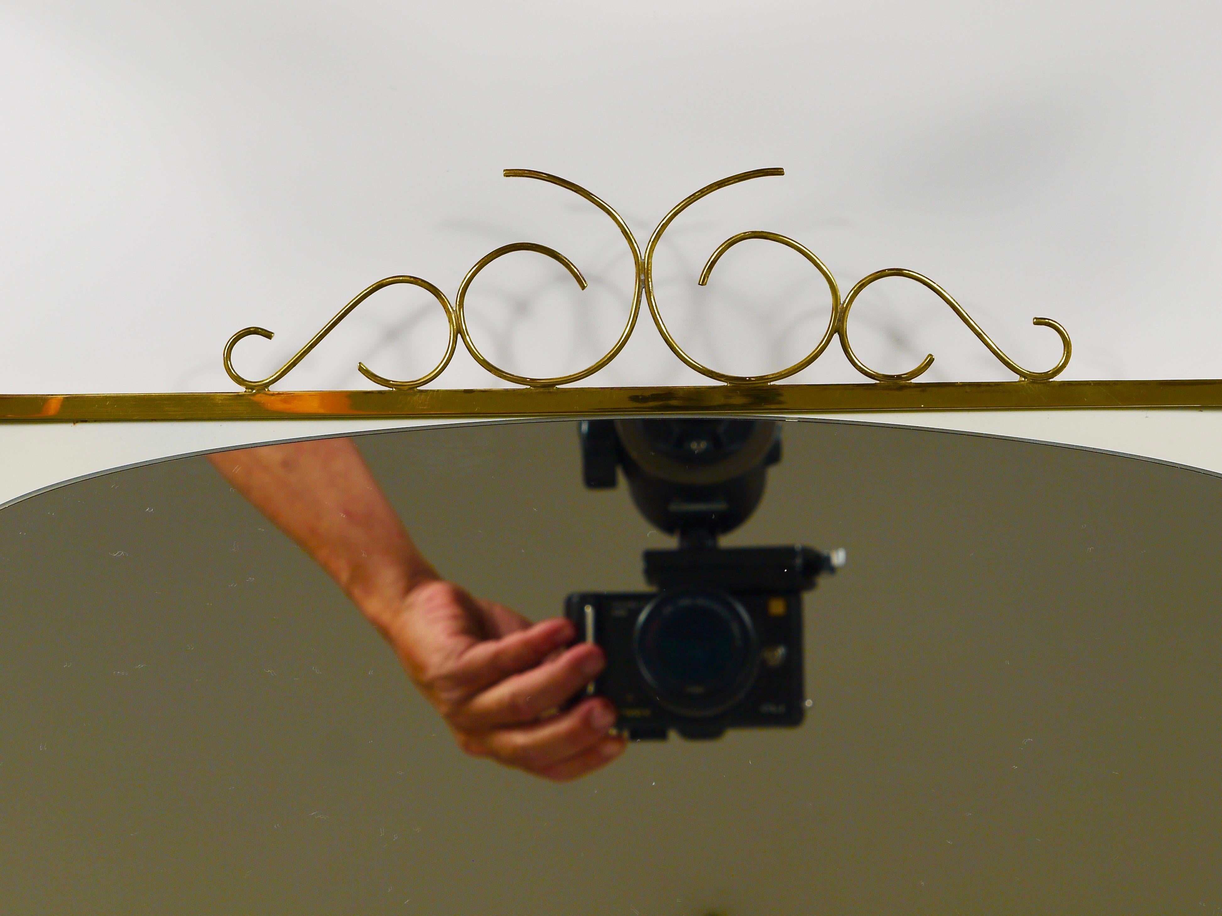 Espejo de pared Ernest Igl iluminado de mediados de siglo con corona de latón, de Hillebrand en venta 2