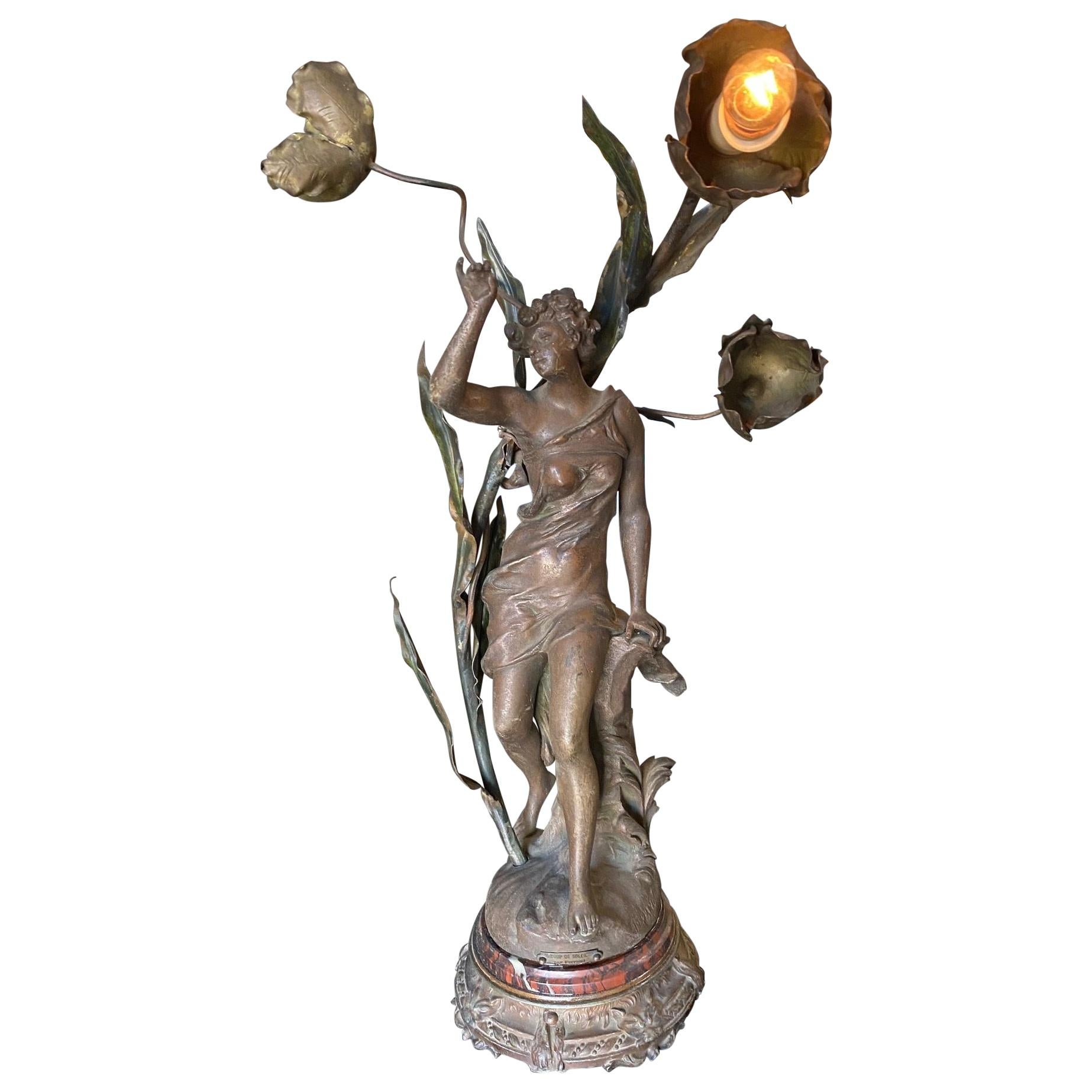 Lampada da tavolo con scultura in Zamac "Coup de Soleil" di Ernest Justin Ferrand, femmina in vendita