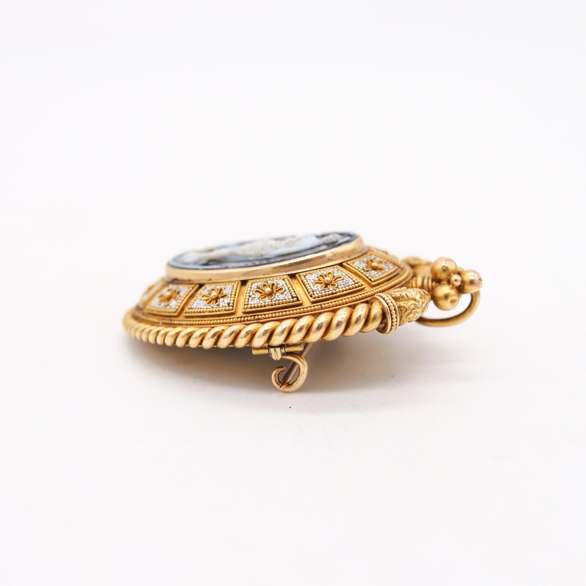 Donna ERNEST PIERRET 1880 Spilla con ciondolo a micro mosaico etrusco in oro 18Kt e sardonica in vendita