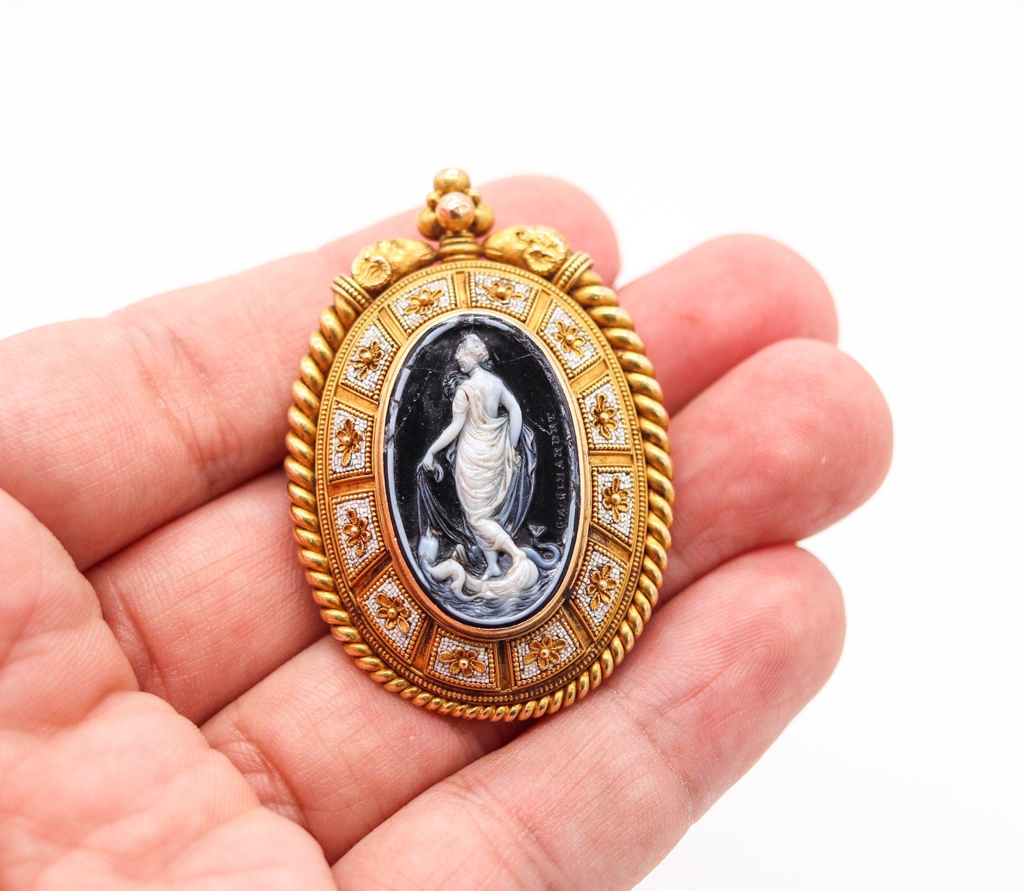 ERNEST PIERRET 1880 Spilla con ciondolo a micro mosaico etrusco in oro 18Kt e sardonica in vendita 3