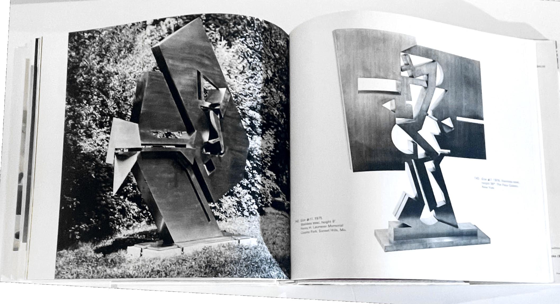 Monographie Hardback du célèbre sculpteur : TROVA (signée à la main par Ernest Trova) en vente 12