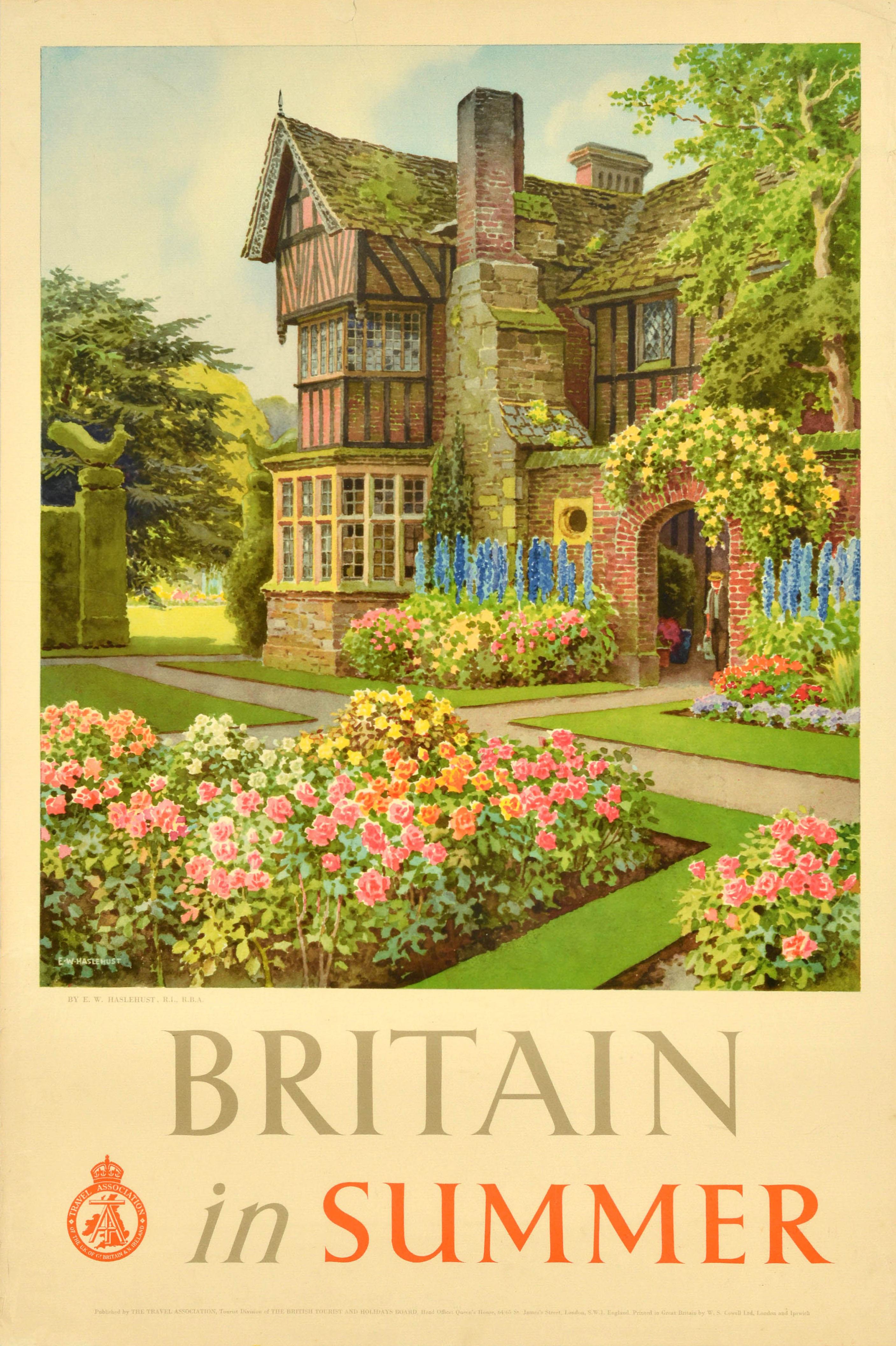 Print Ernest William Haslehust - Affiche vintage originale de voyage Grande-Bretagne En été Manor Flower Garden Haslehust