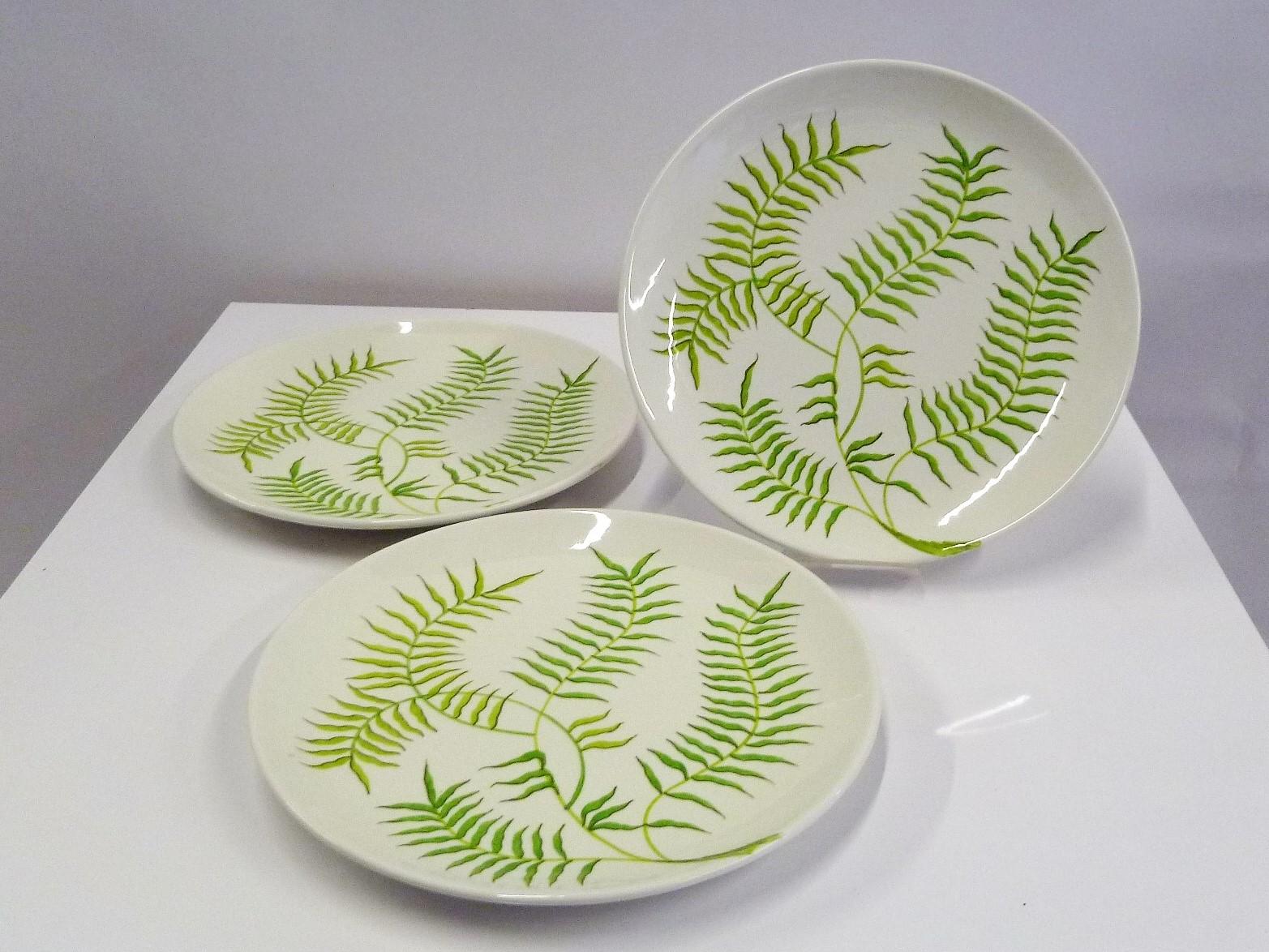 Mid-20th Century Ernestine Ceramics, Salerno, Italy Chrysanthemum Luncheon Plates Set 8, 1950s