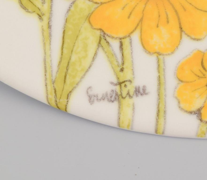 Ernestine Salerno, Italy. Five ceramic plates with flowers. In Excellent Condition For Sale In Copenhagen, DK
