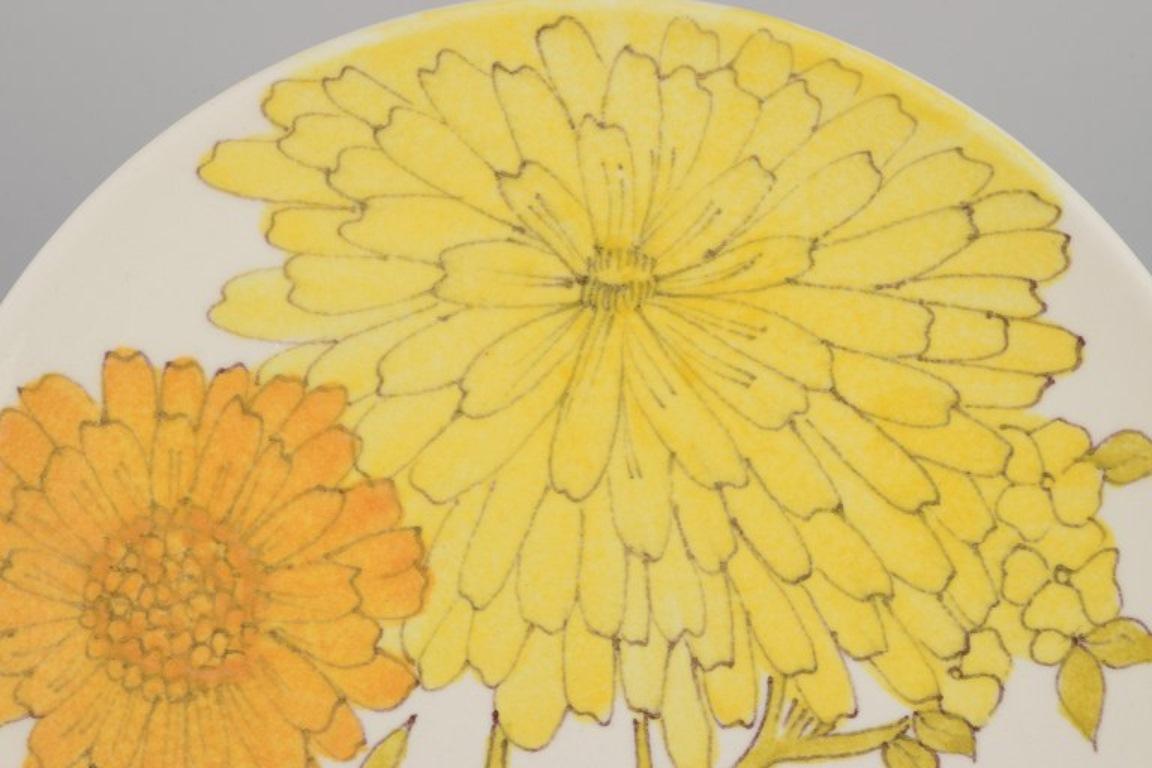 Italian Ernestine Salerno, Italy. Set of five ceramic plates with sunflowers. For Sale