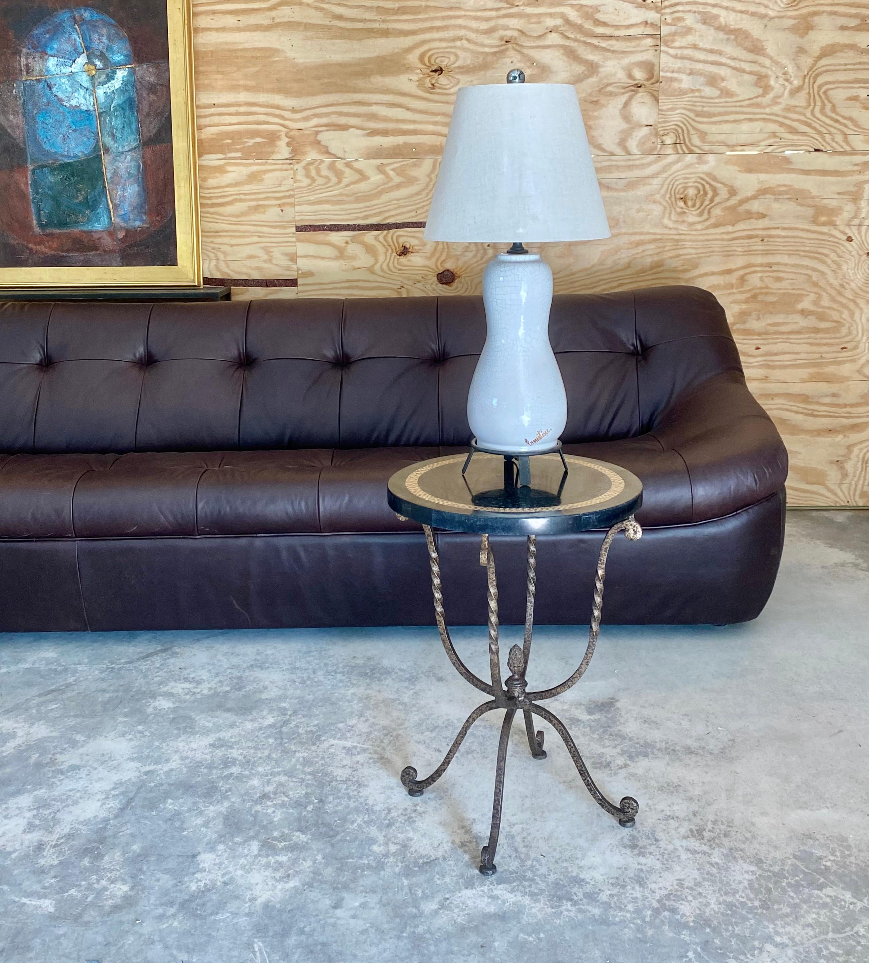 Ernestine Signed Lamp on Iron Base en vente 1