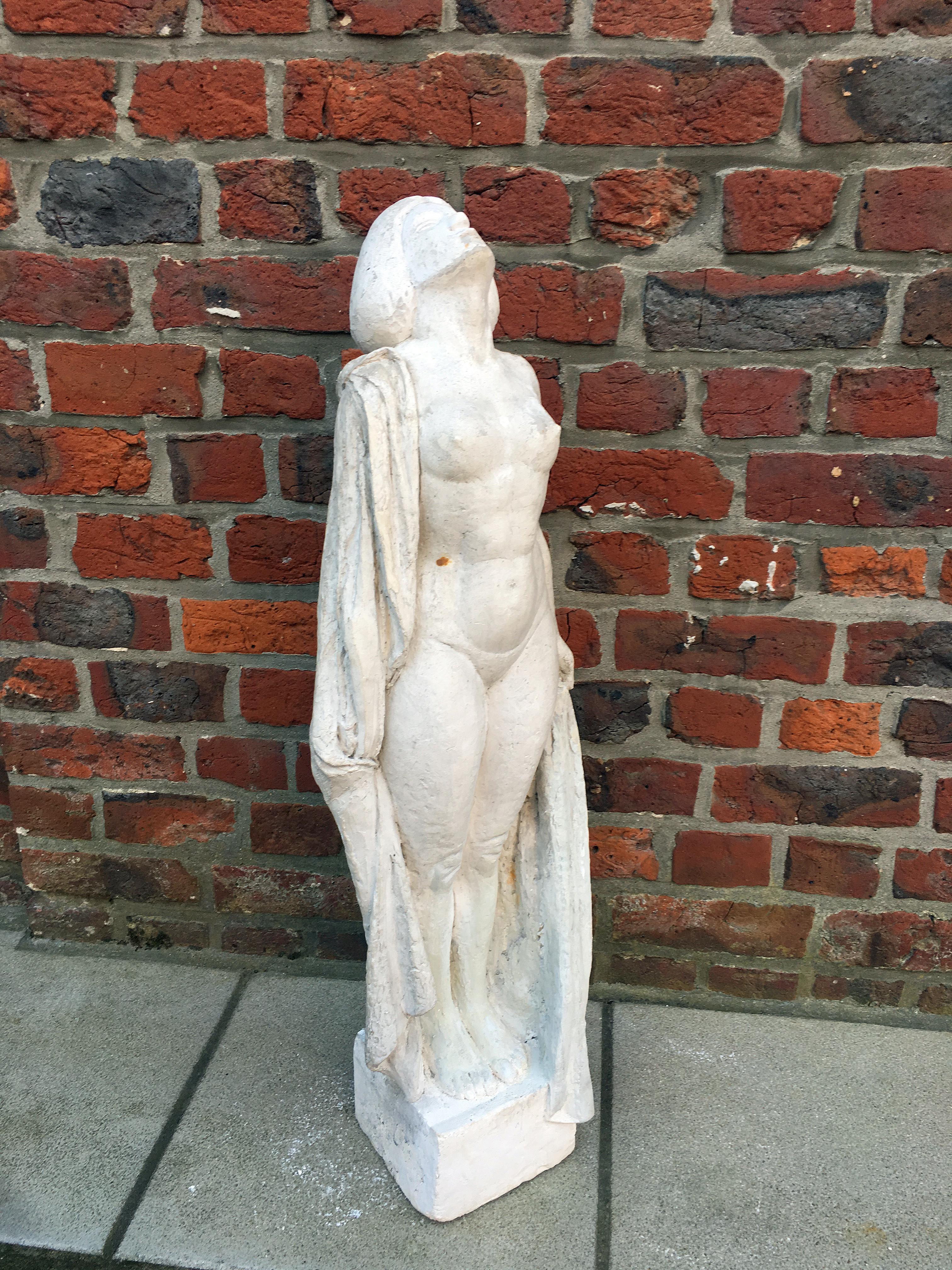 Große Art-Déco-Statue aus Gips von Ernestine Sirine-Real, um 1925 im Zustand „Gut“ im Angebot in Saint-Ouen, FR