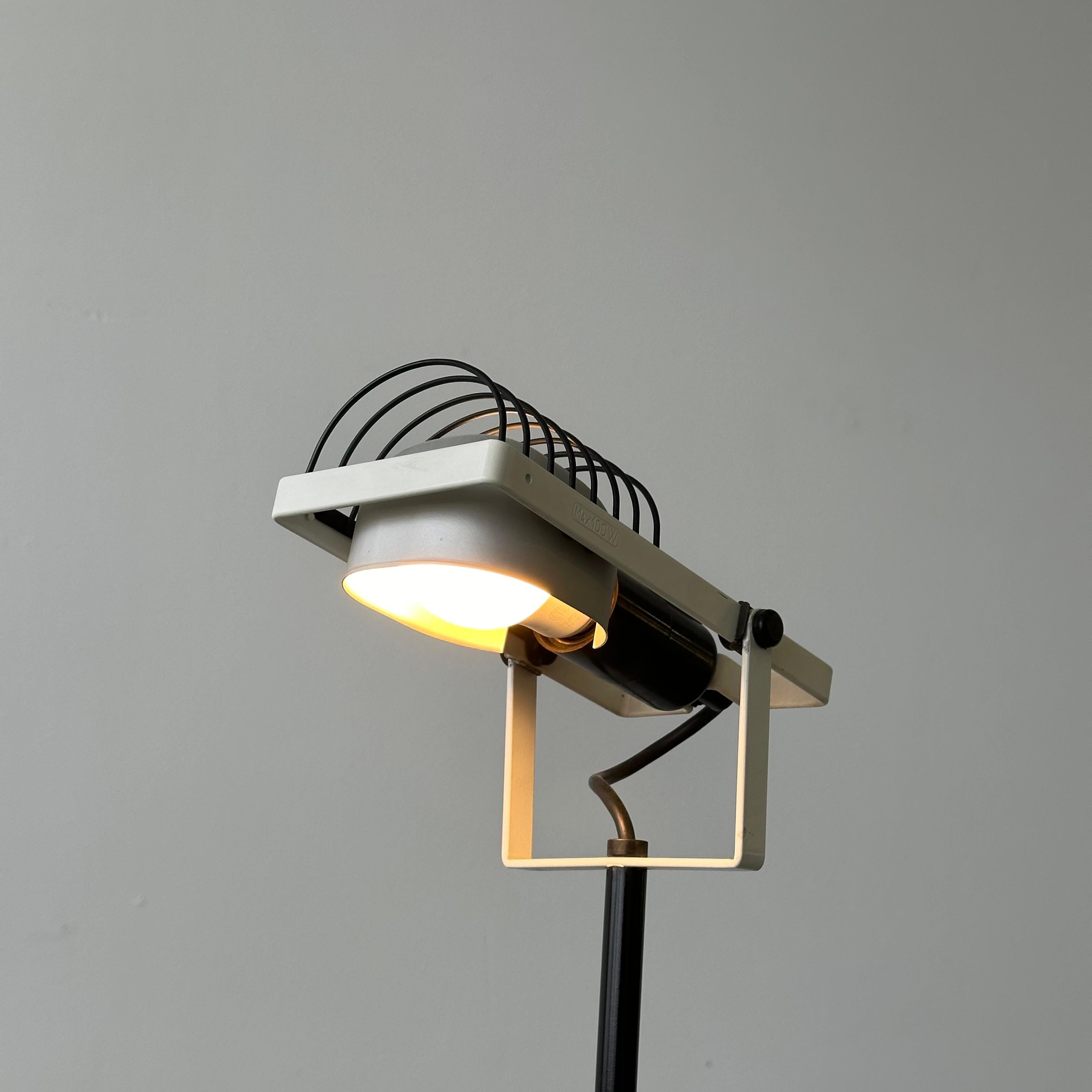 Métal Paire de lampadaires Ernesto Gismondi pour Artemide en vente