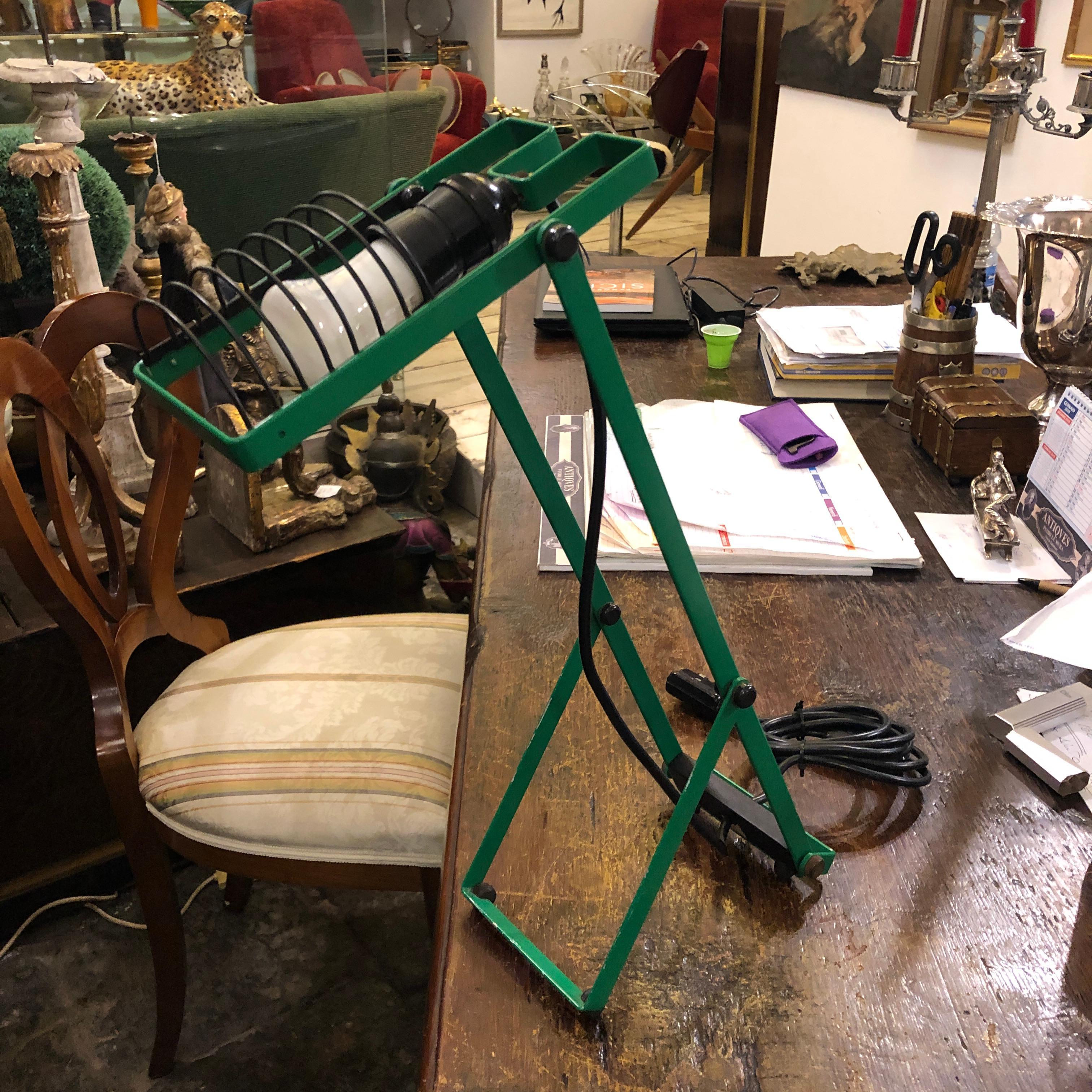 Ernesto Gismondi for Artemide Green Adjustable Table Lamp, 1976 In Good Condition In Aci Castello, IT