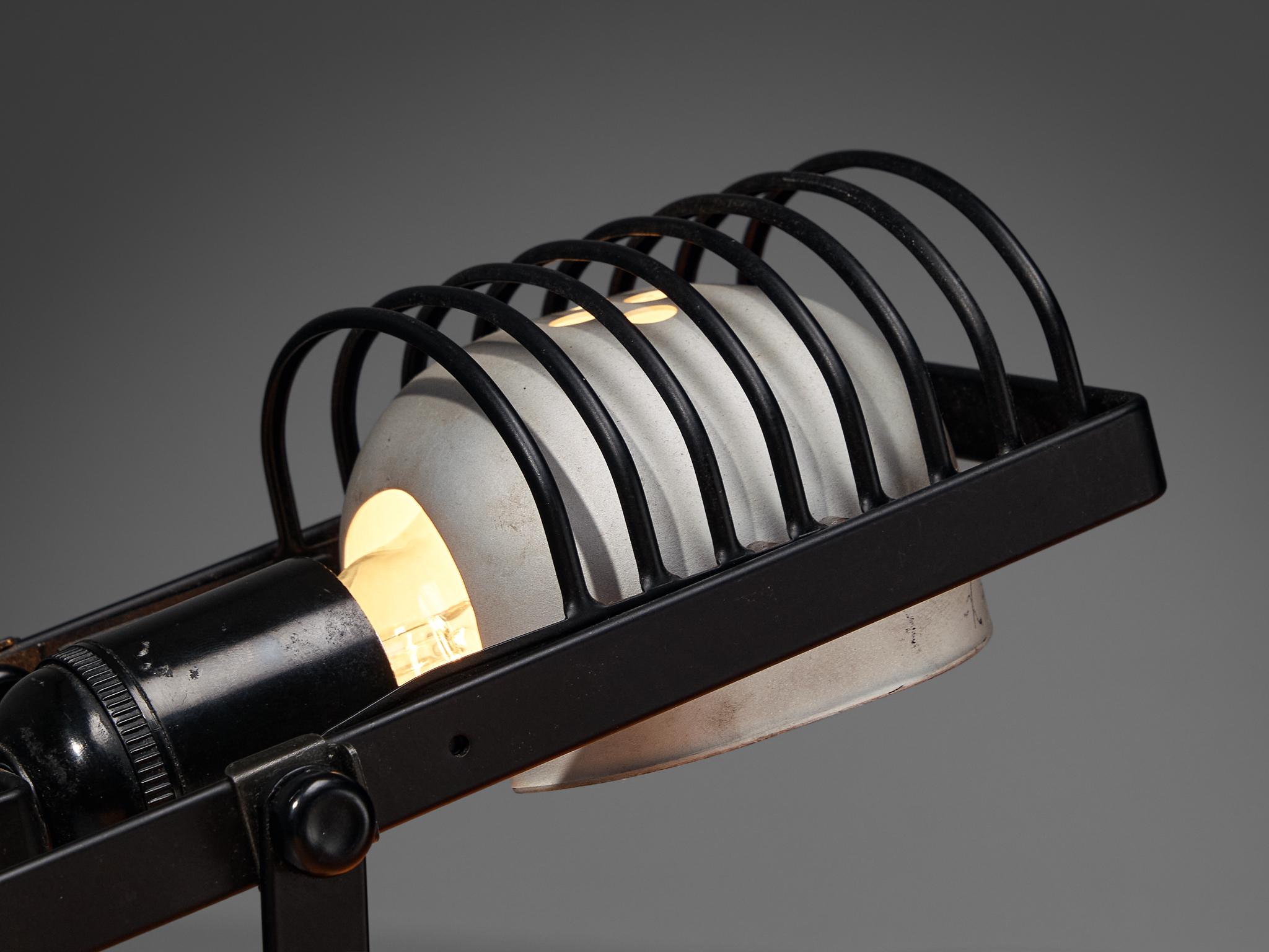 Postmoderno Ernesto Gismondi per Artemide 'Sintesi Faretto Morsetto' Lampada a morsetto nera in vendita