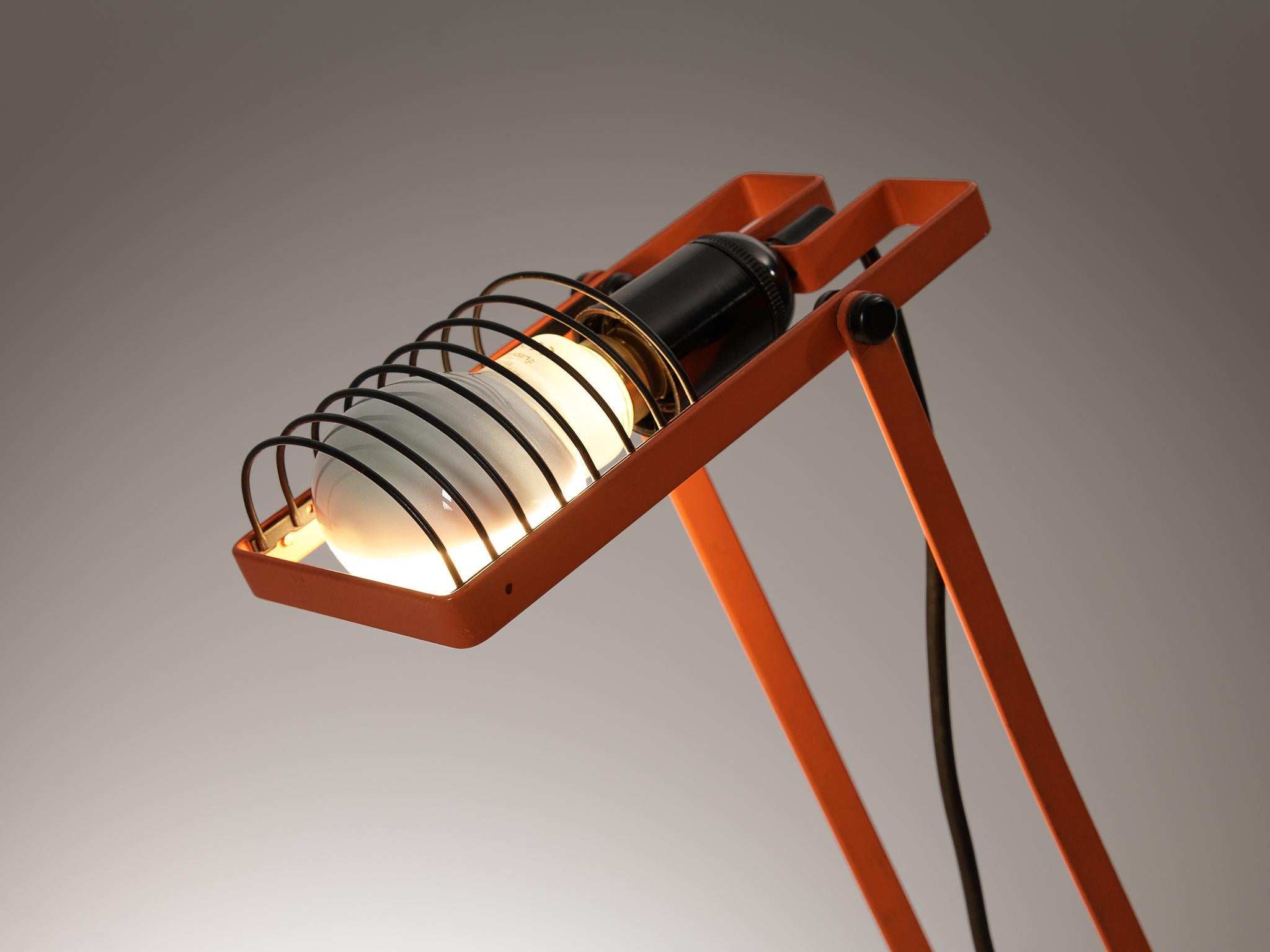 Late 20th Century Ernesto Gismondi for Artemide Table Lamp 'Sintesi' in Red For Sale