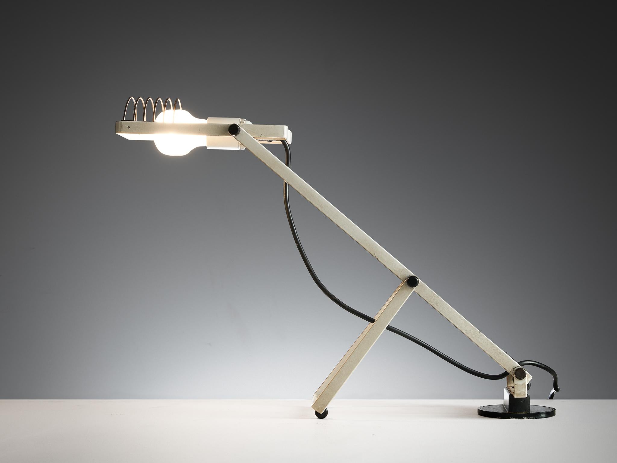 Post-Modern Ernesto Gismondi for Artemide Table Lamp 'Sintesi Tavolo' in White Steel  For Sale