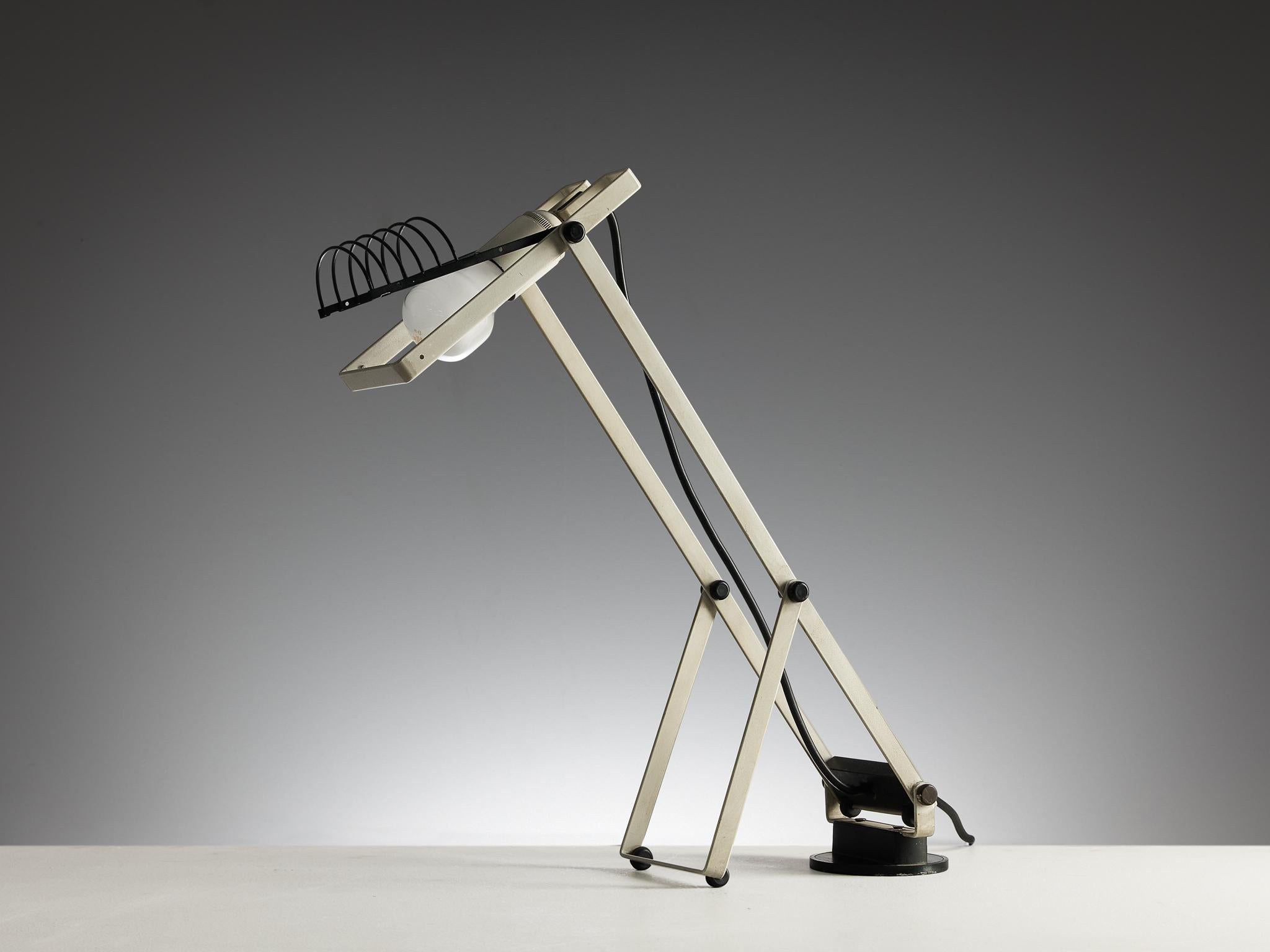 Late 20th Century Ernesto Gismondi for Artemide Table Lamp 'Sintesi Tavolo' in White Steel  For Sale