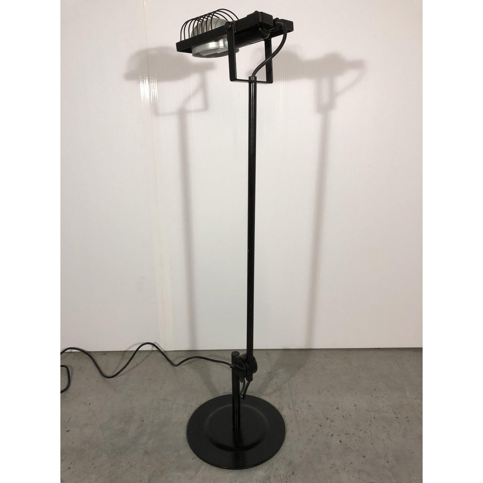 Italian Ernesto Gismondi “Sintesi” Desk Lamp for Artemide, 1970s, One Available For Sale