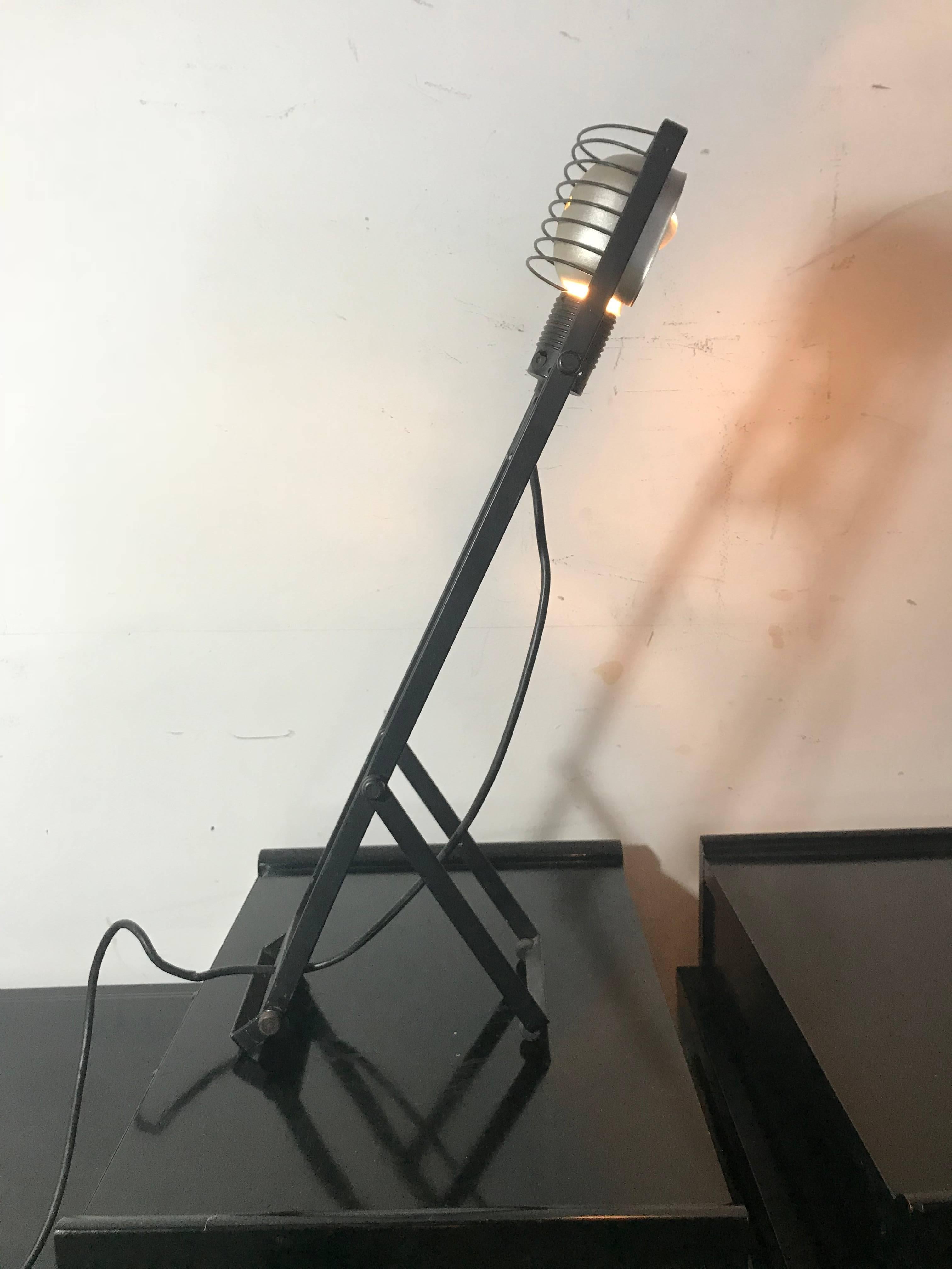 Ernesto Gismondi Sintesi Table or Desk Lamp, Artemide In Excellent Condition In Buffalo, NY
