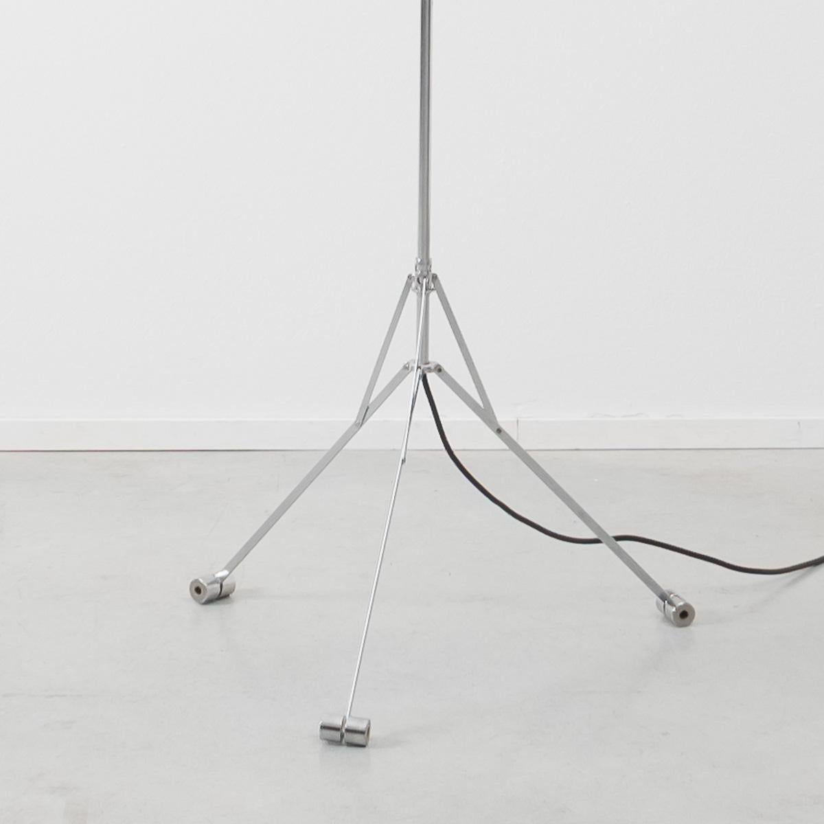 Post-Modern Ernesto Gismondi Tripod Sintesi Lamp