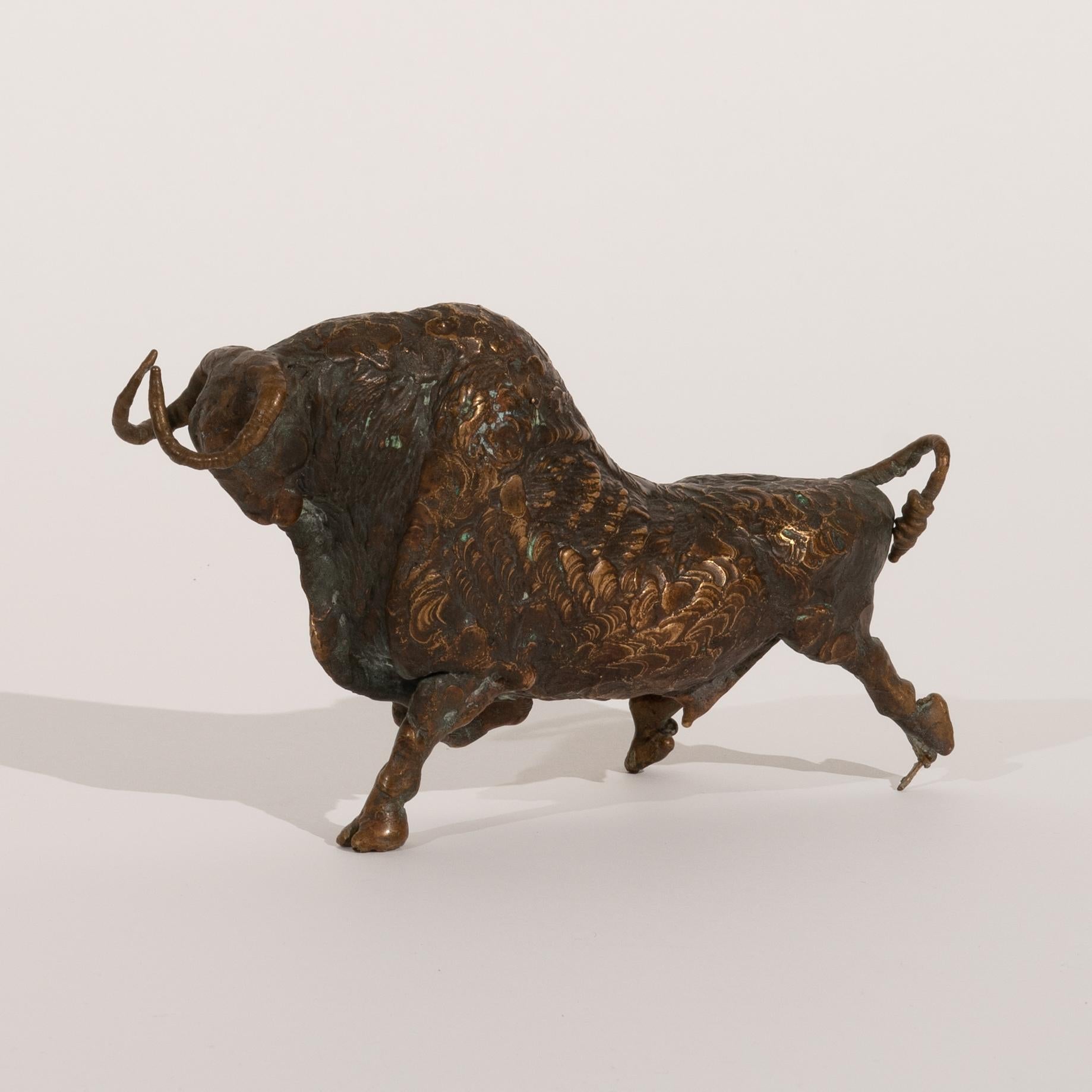 Ernesto Gonzalez Figurative Sculpture - Ernesto Gonzales "El Toro", patinated bronze sculpture