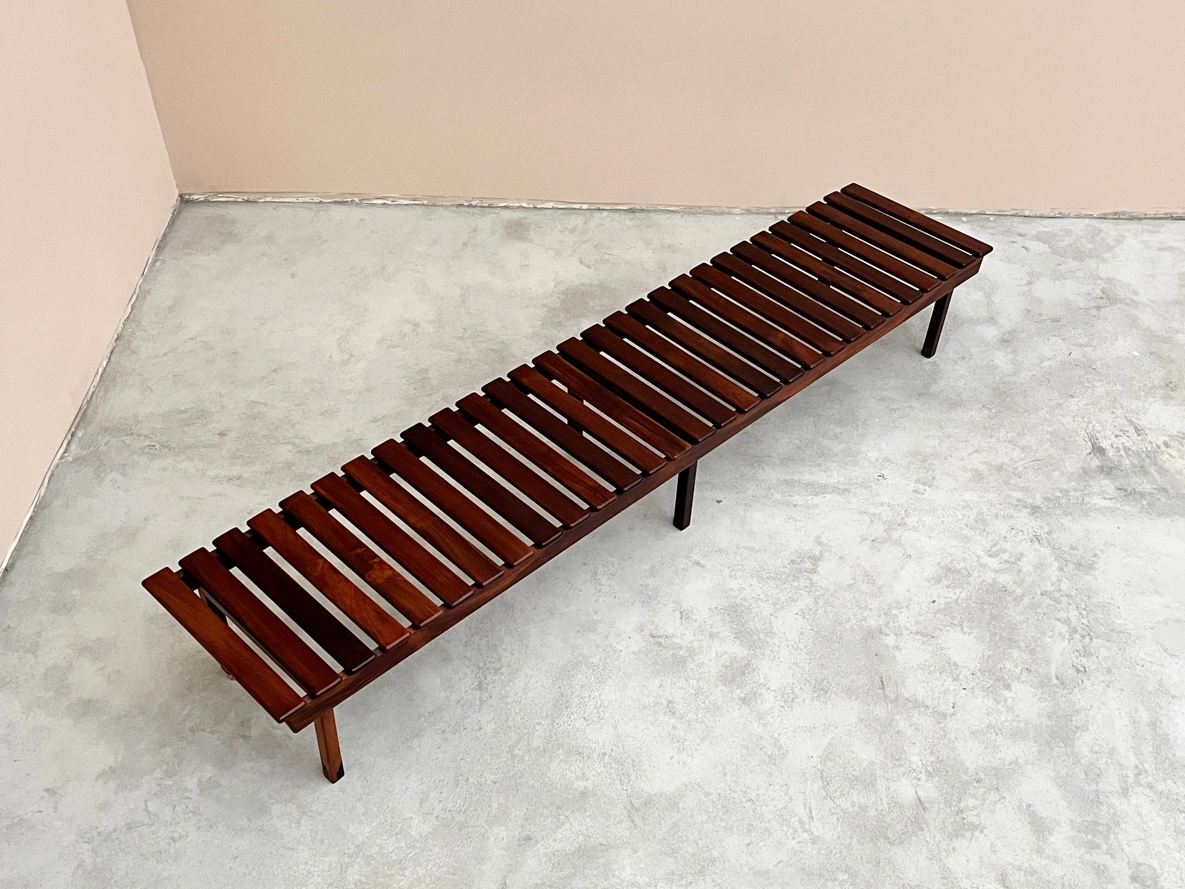 Midcentury bench in jacaranda by Ernesto Hauner for Mobilinea manufacturer, Brazil, 1950s.
Mr. Hauner emigrated to Brazil in 1948, together with his brother Carlo Hauner. In Italy he studied technical design. In São Paulo, Brazil, he worked as a