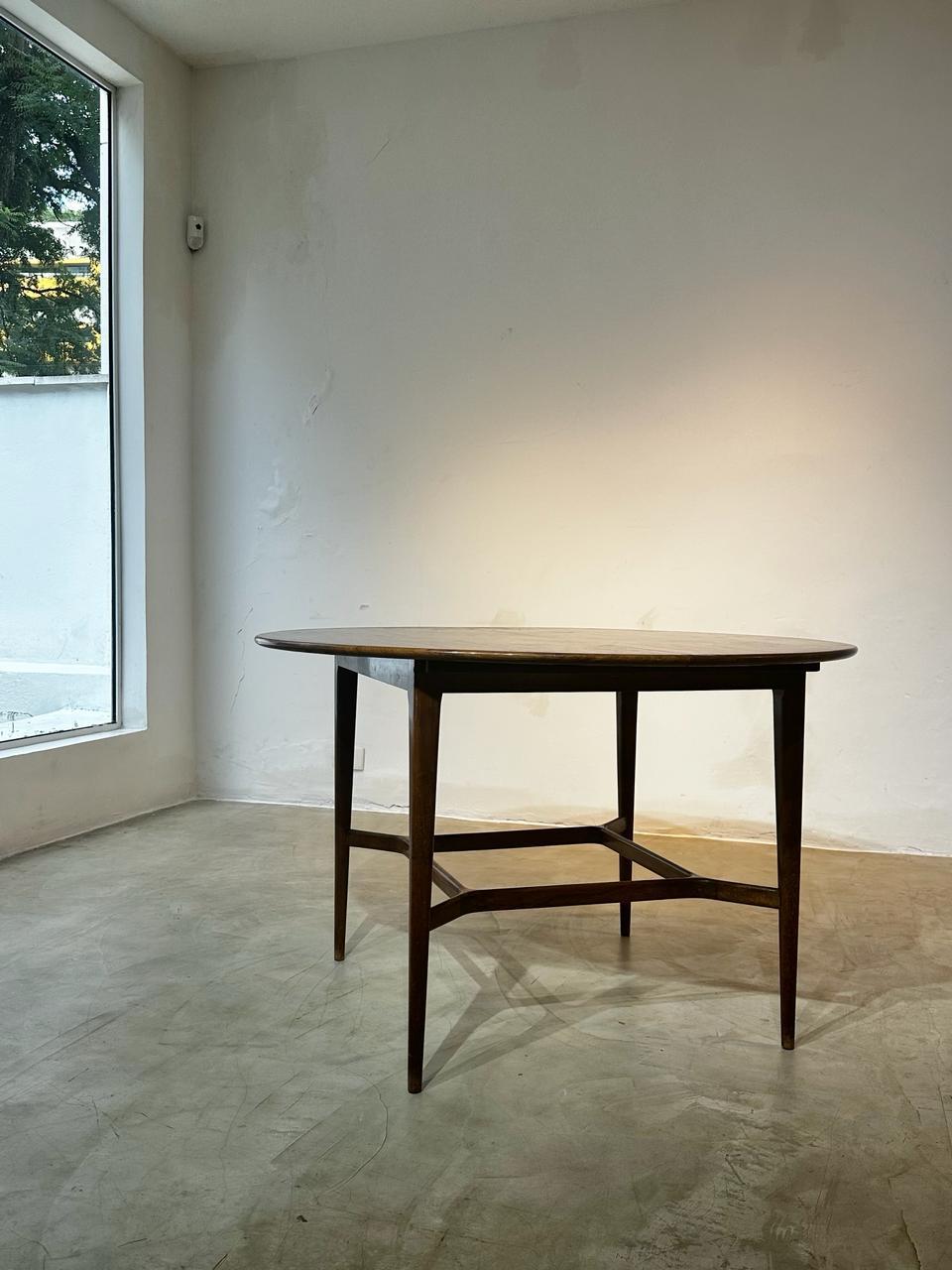 Table de salle à manger extensible en bois d'Ernesto Hauner, de style Modernity du milieu du siècle dernier en vente 5