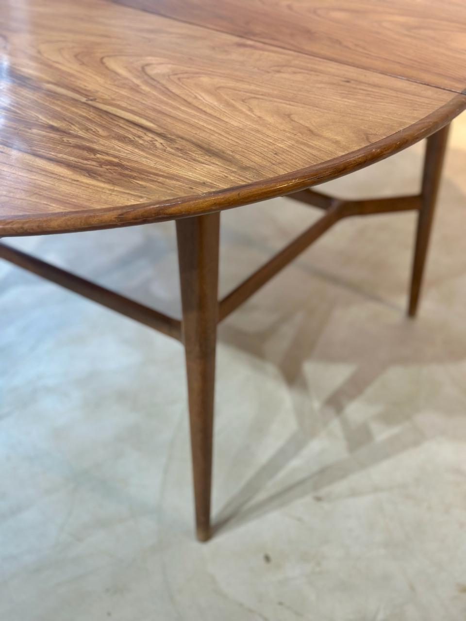 Ernesto Hauner's Personal Use Mid-Century Modern Extendable Dining Table in Wood In Good Condition For Sale In Sao Paulo, SP