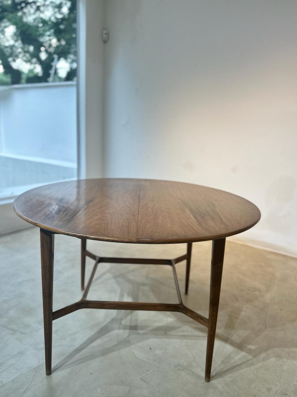 Table de salle à manger extensible en bois d'Ernesto Hauner, de style Modernity du milieu du siècle dernier en vente 2