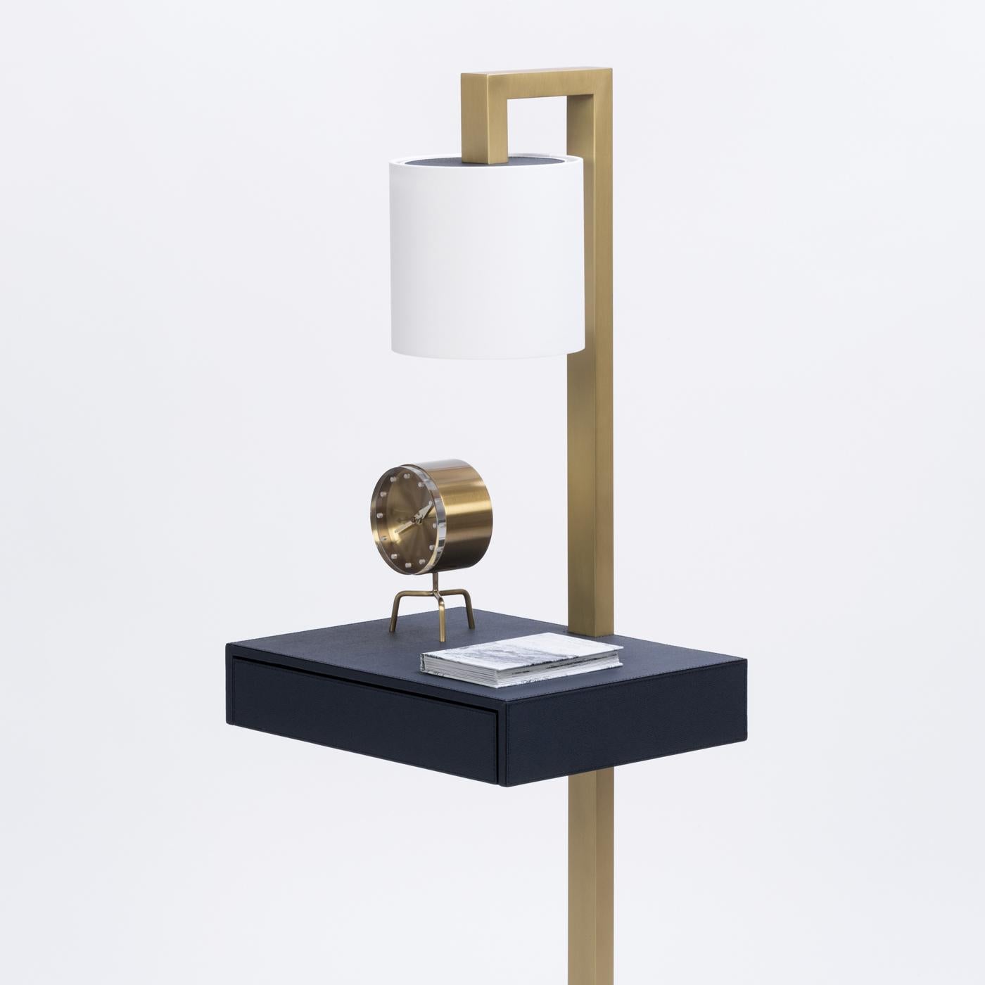 Ernesto-Beistelltisch mit Lampe (Italienisch) im Angebot