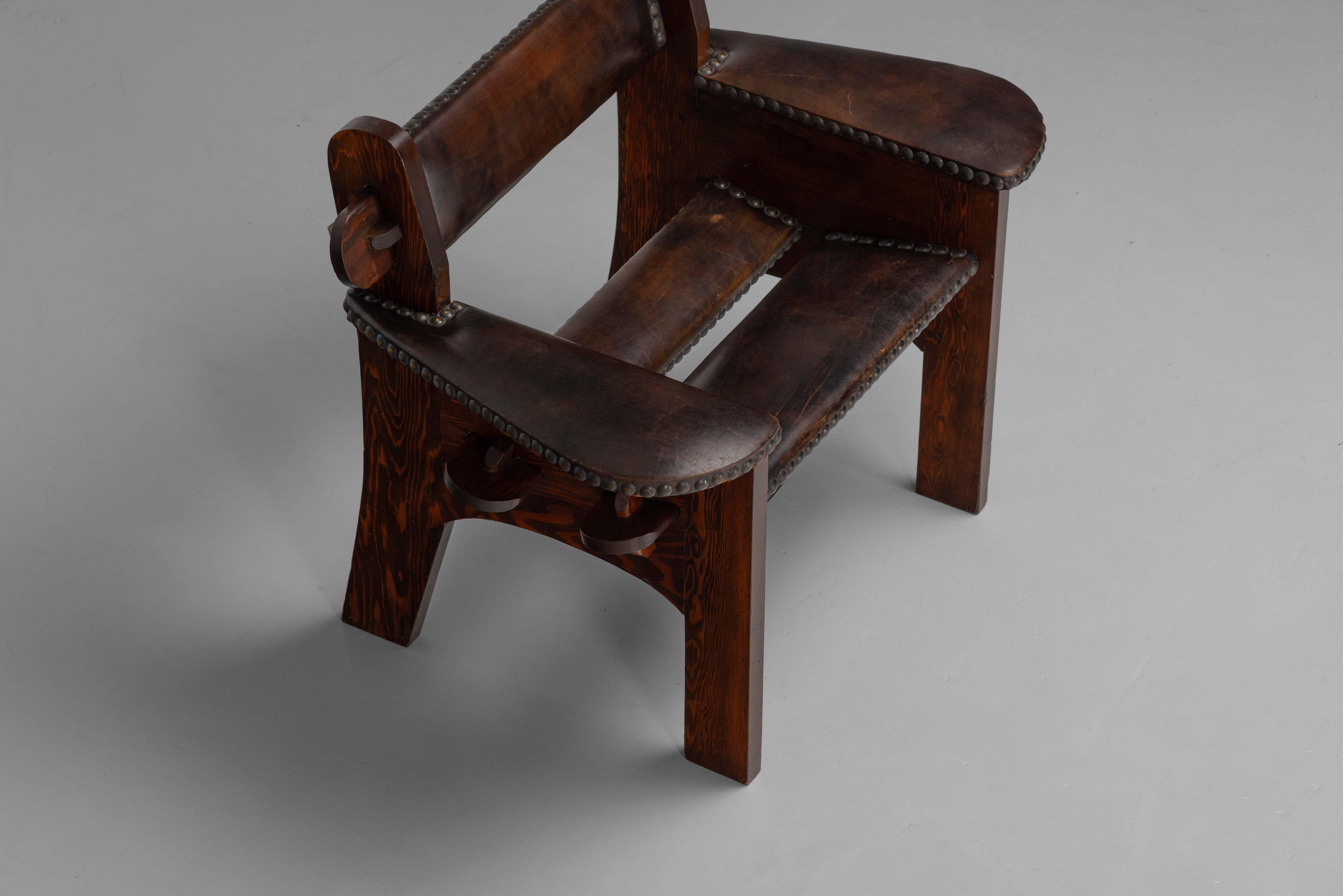 Ernesto Valabrega armchair made in Italy 1950 In Good Condition For Sale In Roosendaal, Noord Brabant