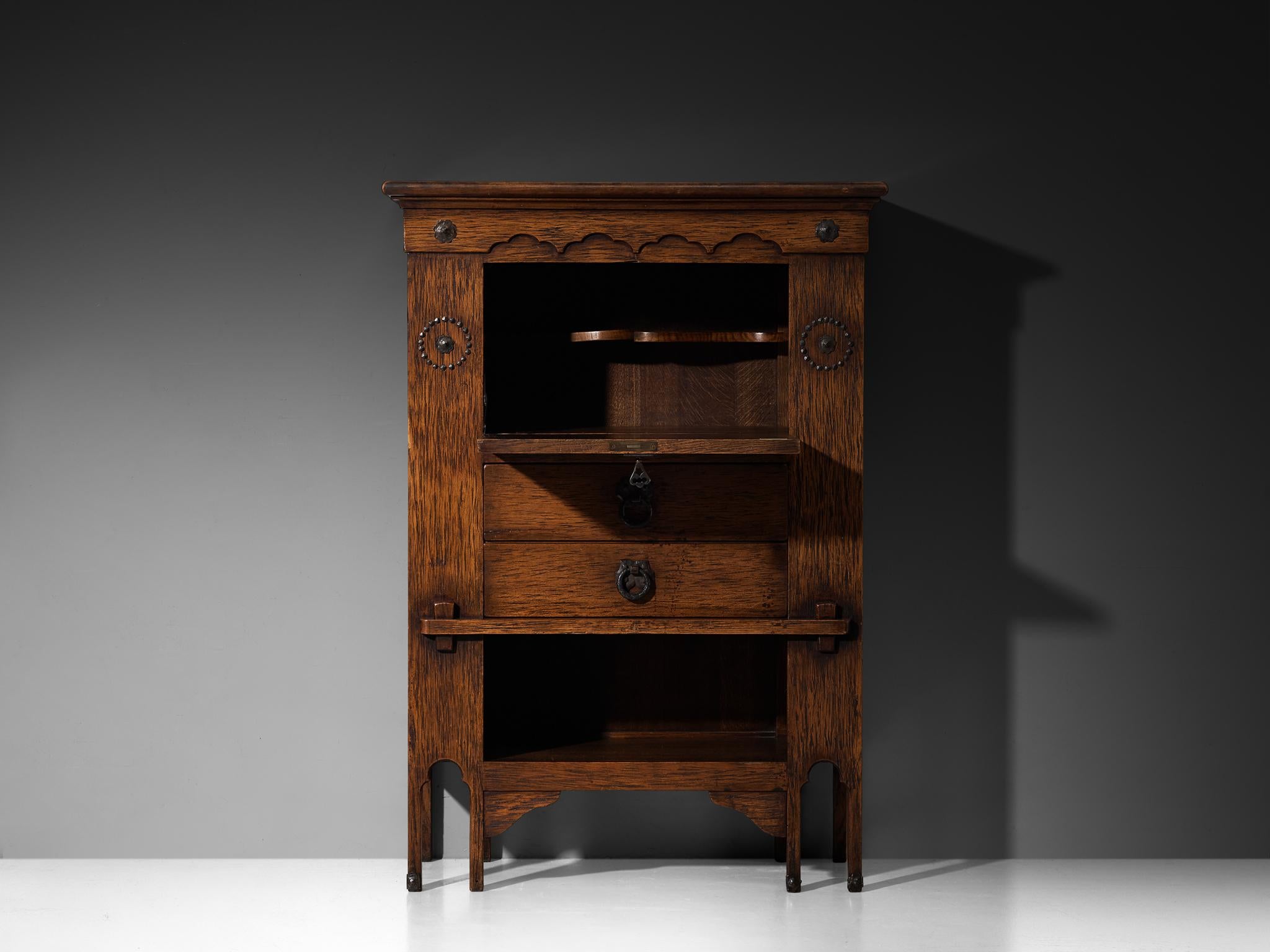 Ernesto Valabrega für Vittorio Valabrega Art-Deco-Schrank aus Eiche und Eisen (Mitte des 20. Jahrhunderts) im Angebot