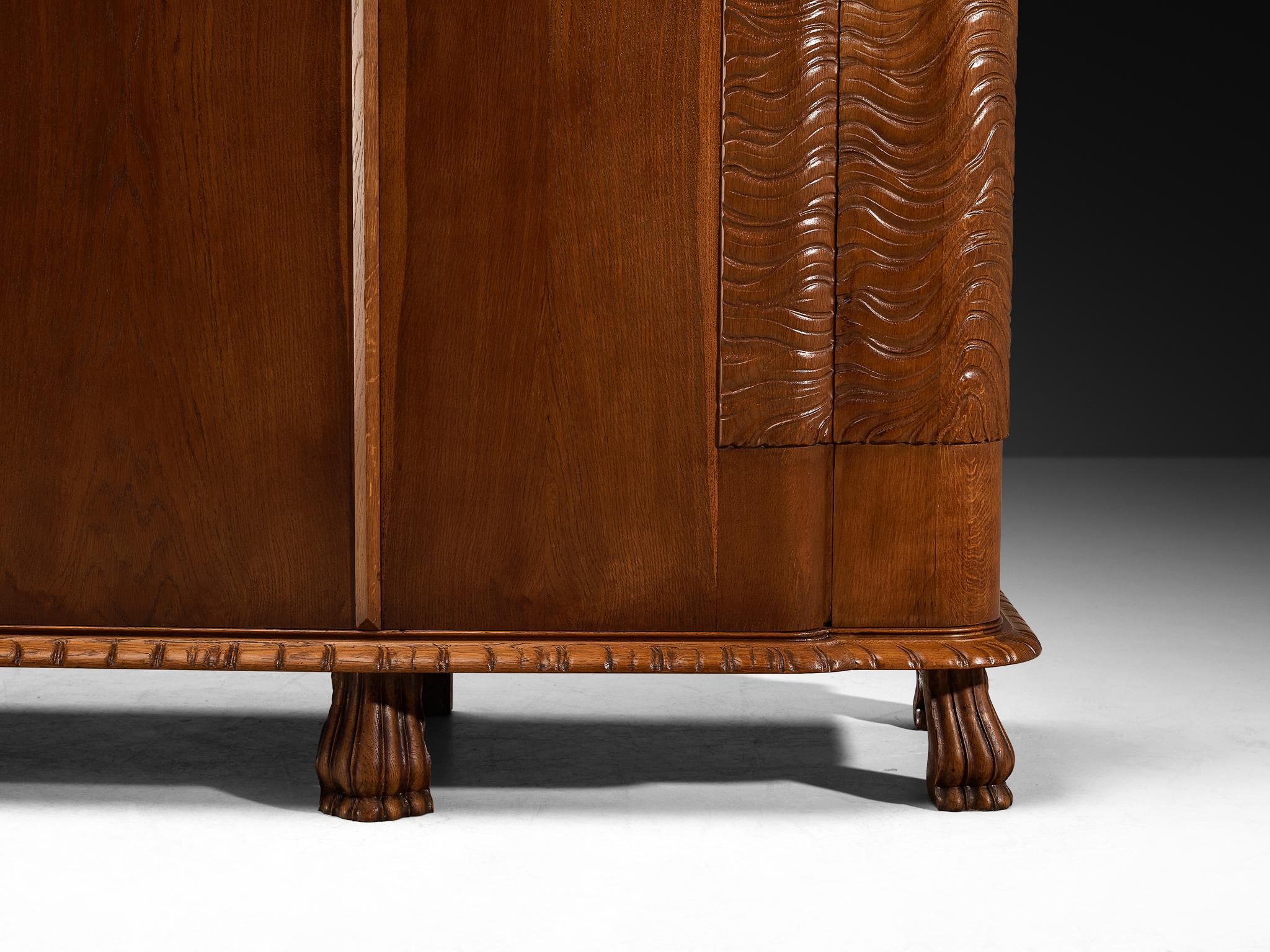 Ernesto Valabrega  para Armario Vittorio Valabrega de Roble mediados del siglo XX en venta