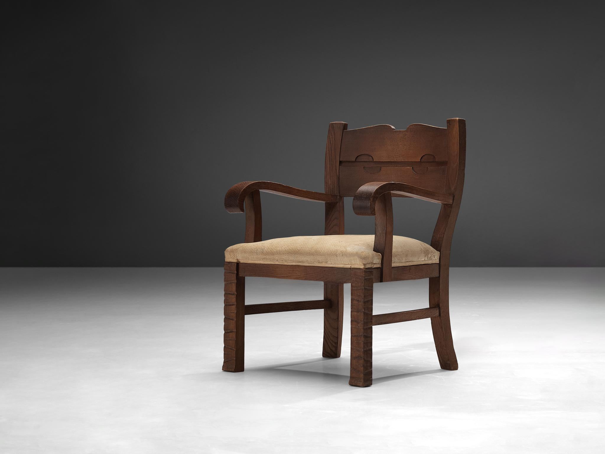 Ernesto Valabrega, armchair, oak, fabric, Italy, ca. 1935

A lounge chair in oak and beige floral patterned upholstery by Italian designer Ernesto Valabrega. The expansive upholstered seat ensures exceptional comfort, while the armrests and