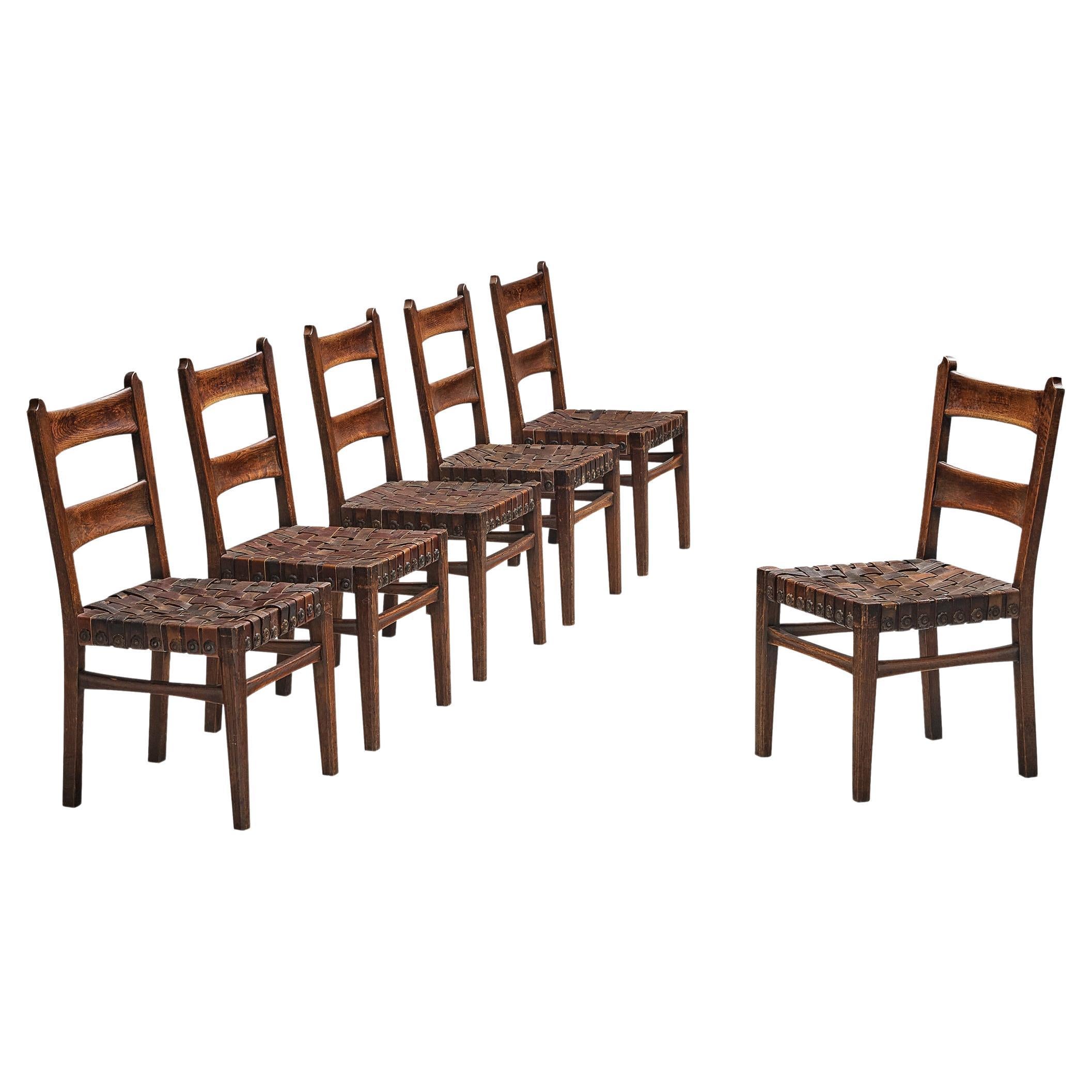 Ernesto Valabrega - Ensemble de six chaises de salle à manger en chêne et cuir  en vente