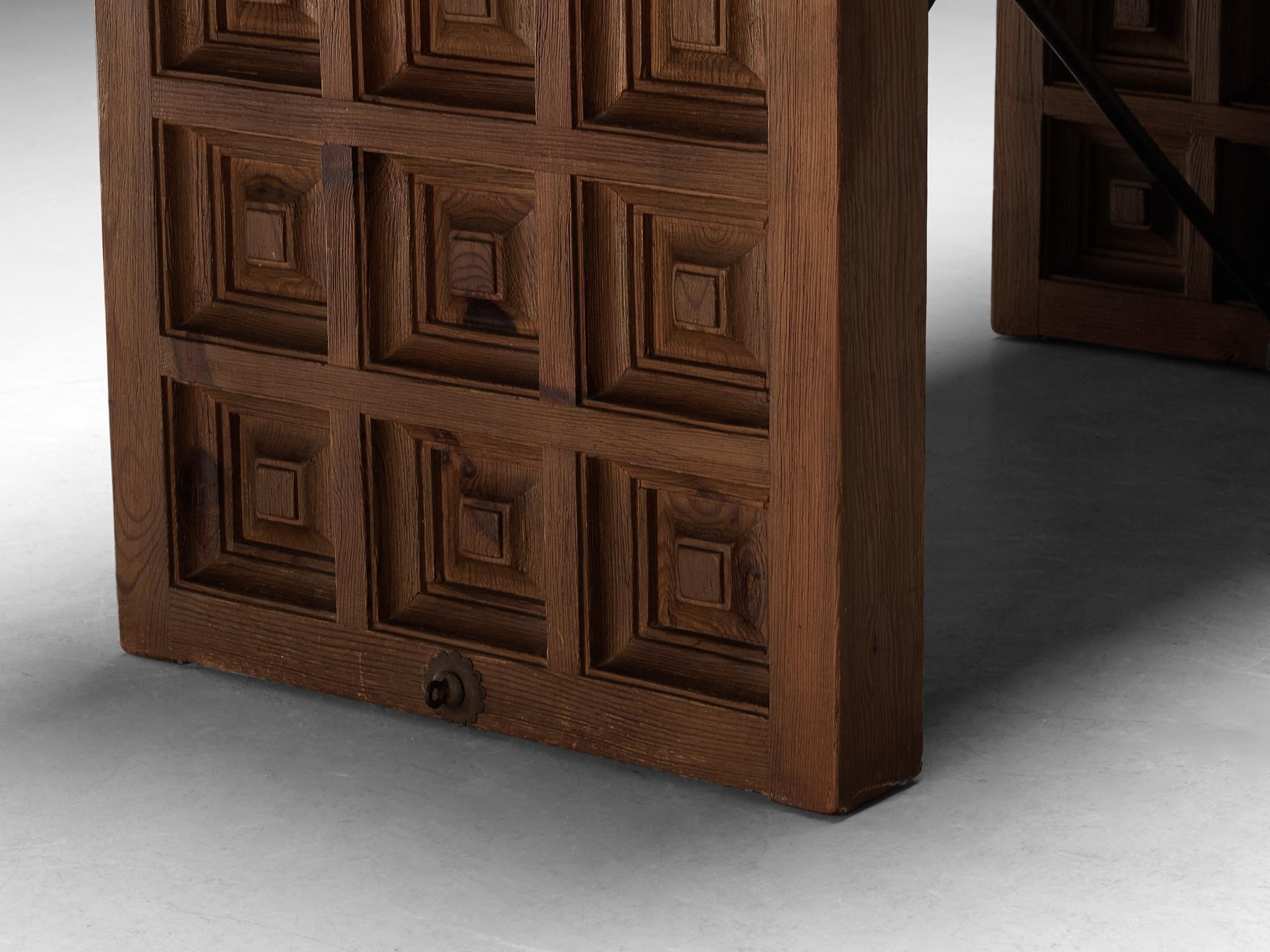 Juego de seis sillas de comedor Ernesto Valabrega con mesa de comedor Biosca en venta 3