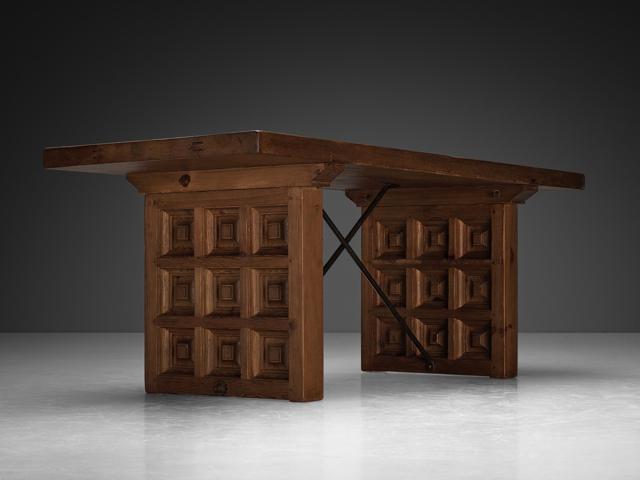 Juego de seis sillas de comedor Ernesto Valabrega con mesa de comedor Biosca en venta 4