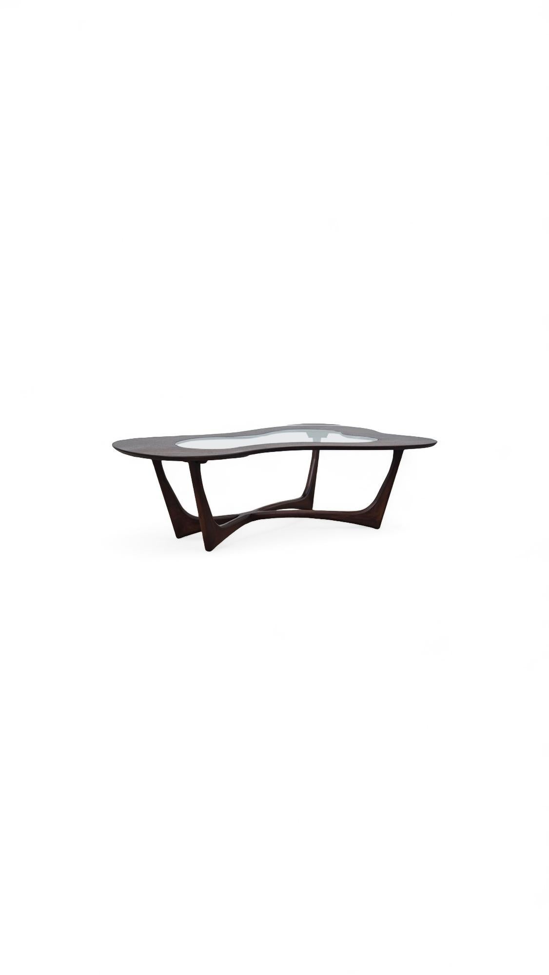 Mesa baja biomórfica de nogal y cristal Erno Fabry Moderno de mediados de siglo en venta