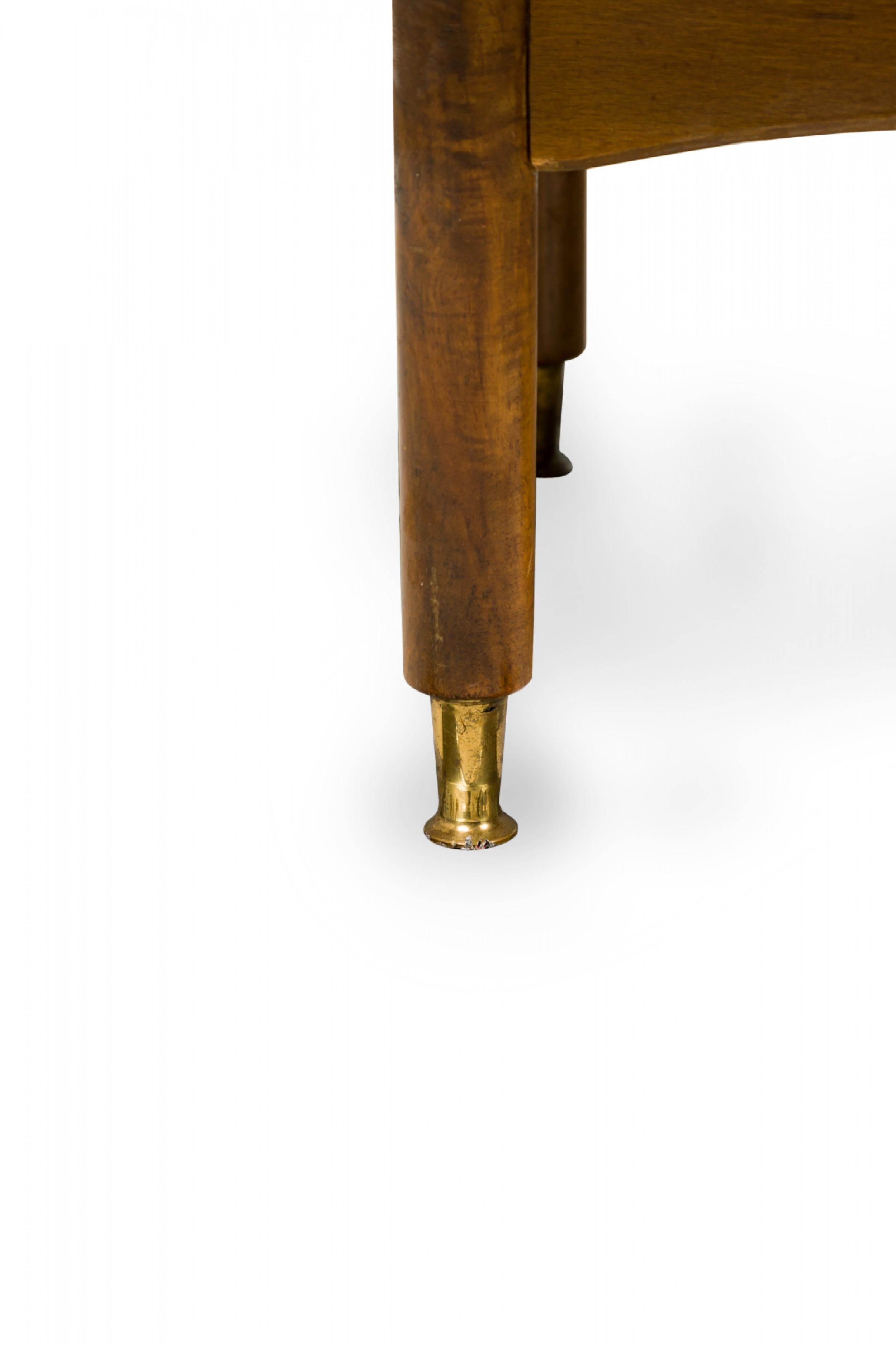 20ième siècle Erno Fabry pour Fabry Associates Meuble serveur en noyer du milieu du siècle en vente