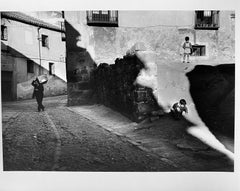 Straßenschatten Avila Spanien:: Schwarzweiß Europäische Figurative Fotografie der 1950er Jahre