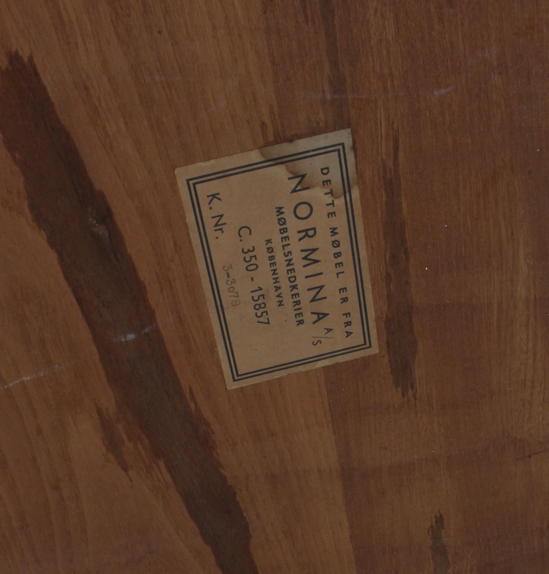 Ernst Kühn, table d'appoint en bois de rose, années 1940 en vente 2