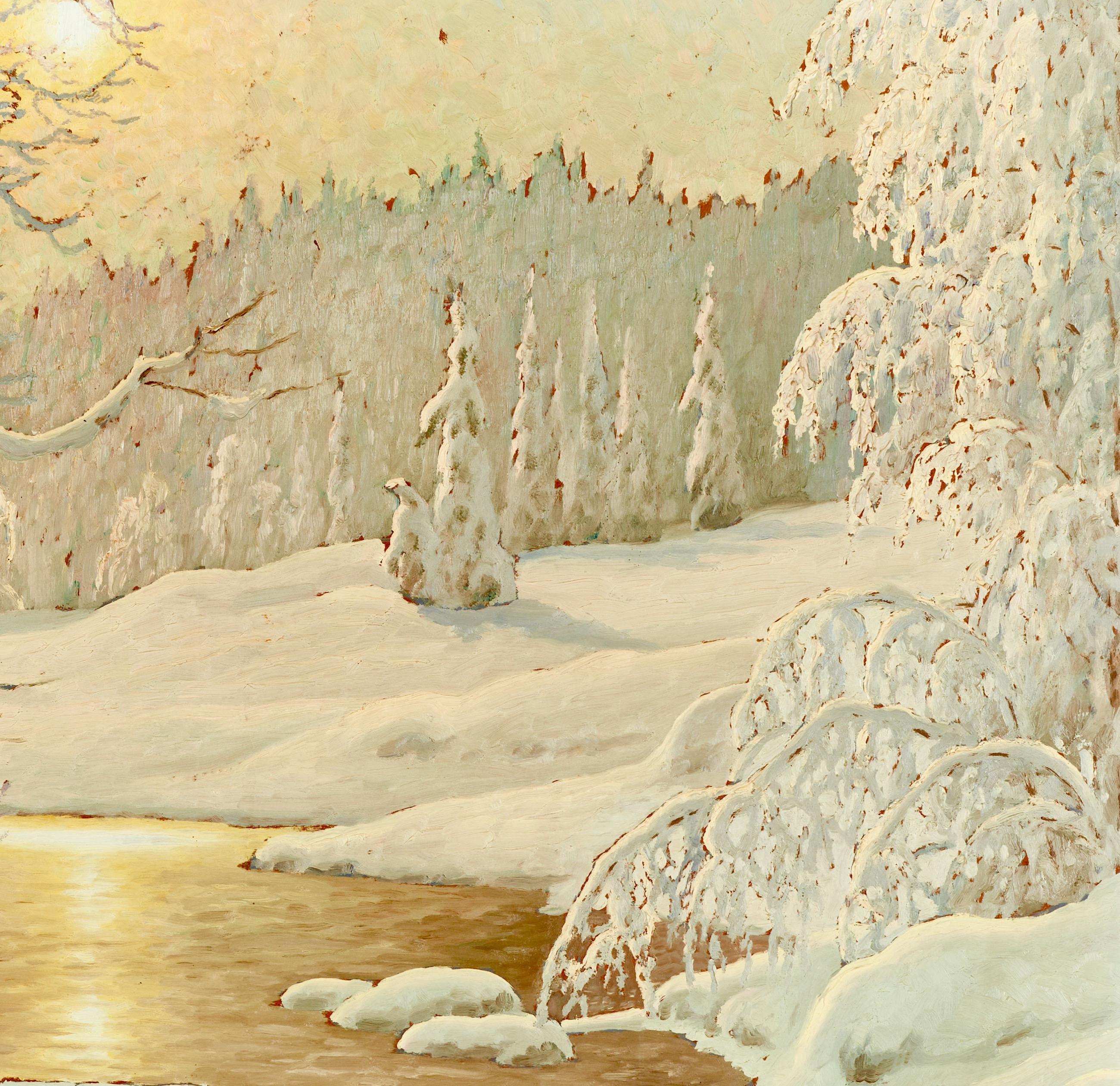 Paysage d'hiver au crépuscule
Huile sur panneau, signée Ernst Lindgren.
Le tableau représente un paysage d'hiver en fin d'après-midi et le soleil couchant. Des arbres couverts de neige encadrent un petit ruisseau et ses eaux glacées. Le soleil bas