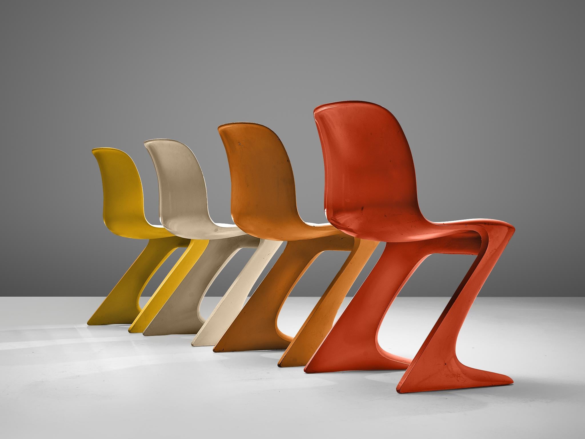 Allemand e ensemble de quatre chaises colorées Kangaroo de Ernst Moeckl en vente