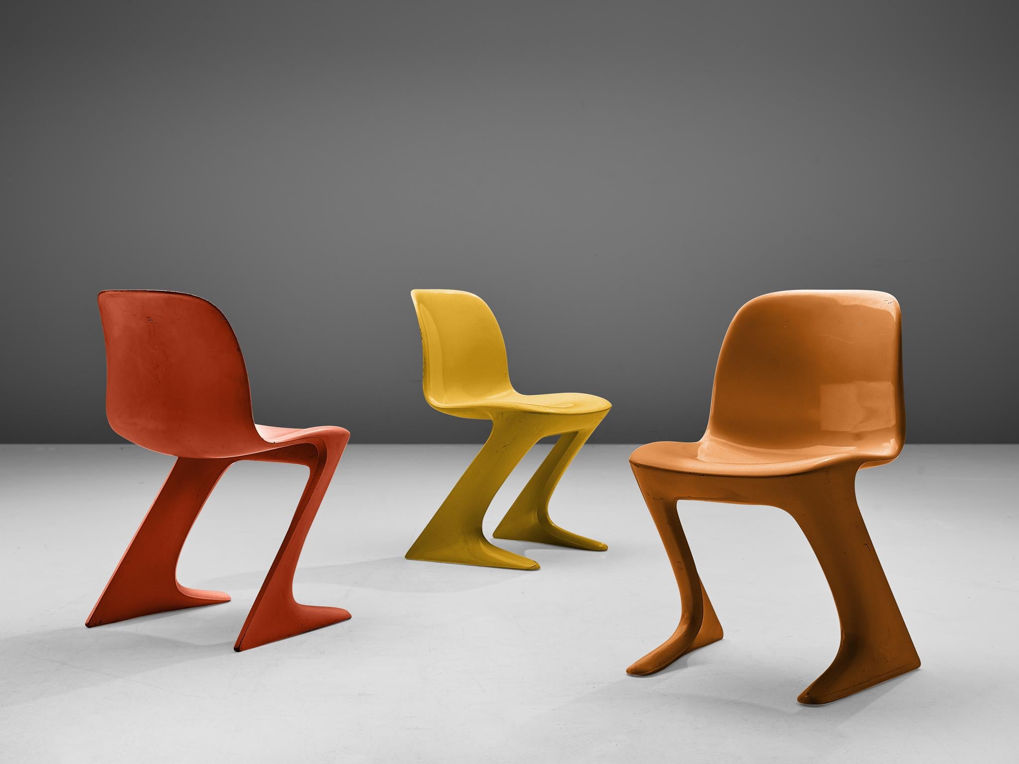 e ensemble de quatre chaises colorées Kangaroo de Ernst Moeckl en vente 1