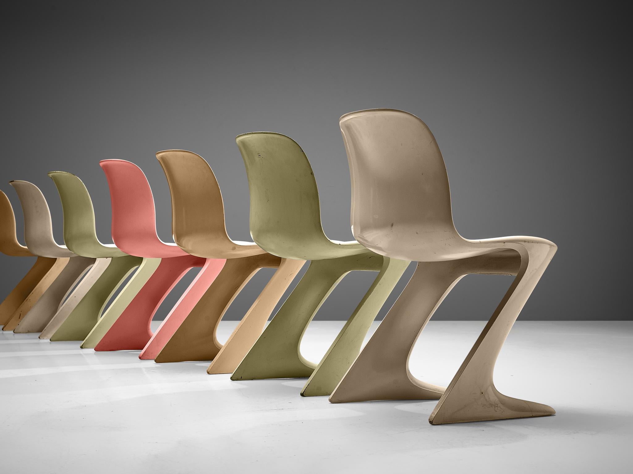 Mid-Century Modern Ensemble de huit chaises colorées Kangaroo d'Ernest Moeckl  en vente
