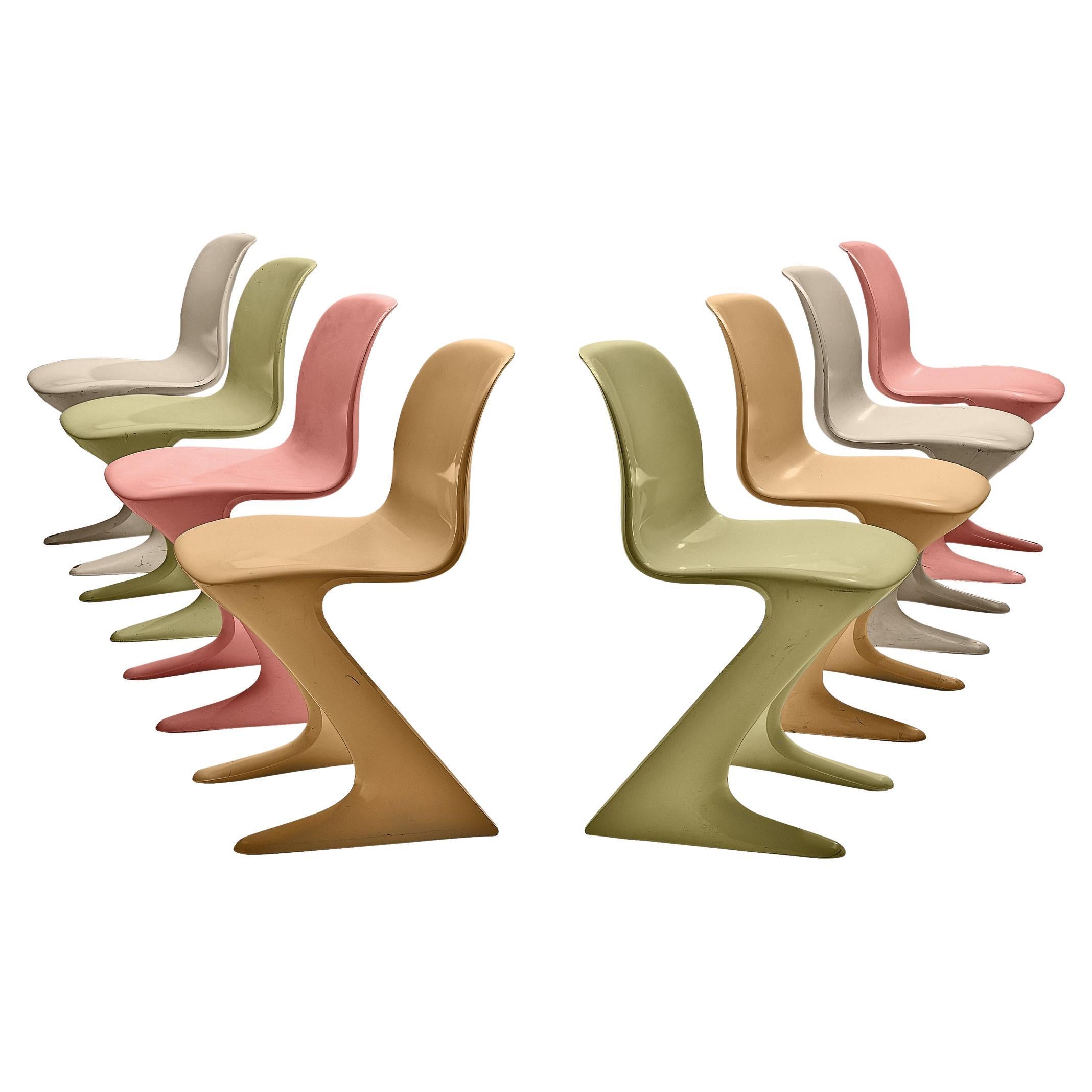 Ensemble de huit chaises colorées Kangaroo d'Ernest Moeckl  en vente
