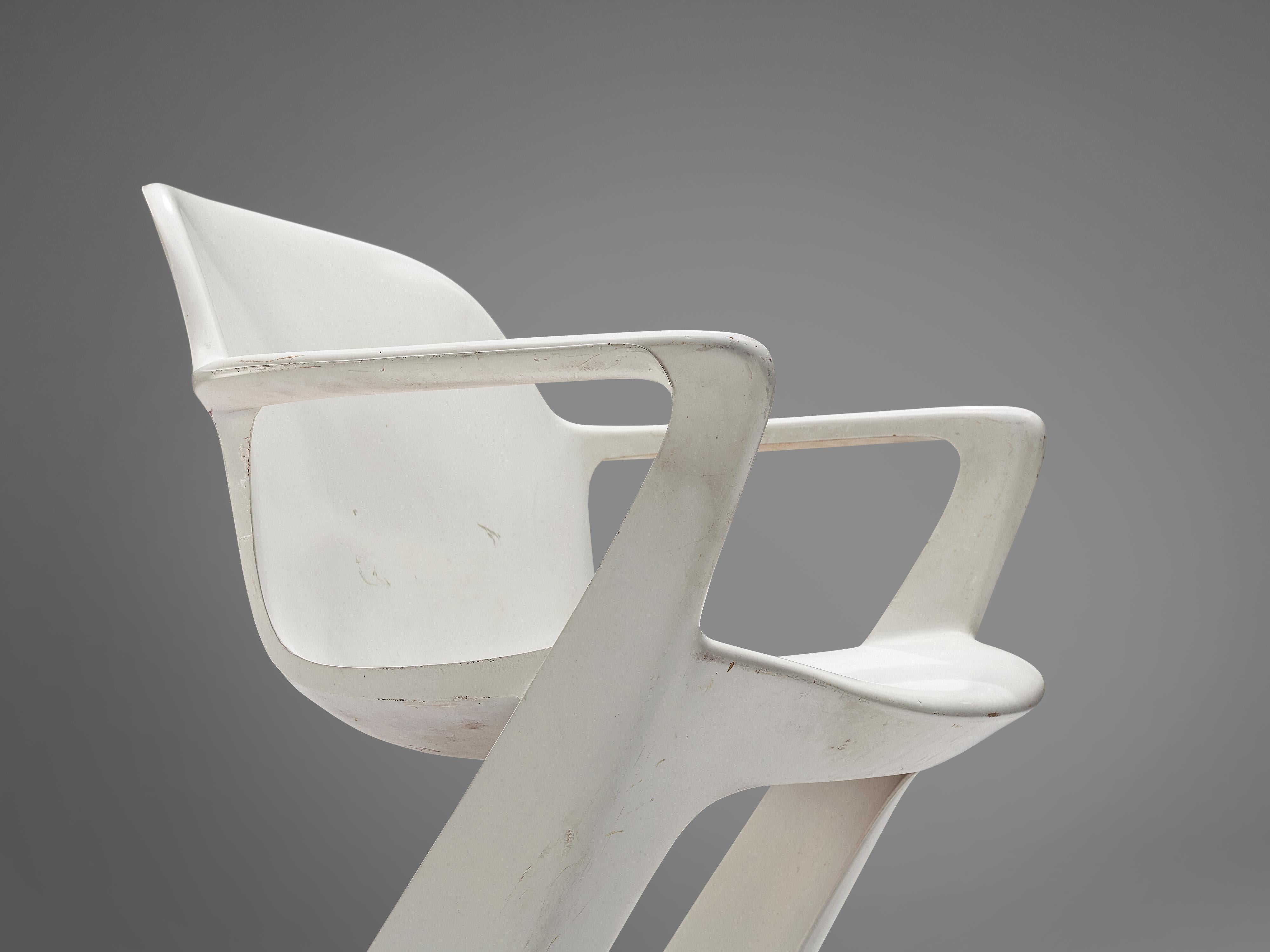 Fibre de verre Chaises de salle à manger Kangaroo blanches Ernst Moeckl en vente