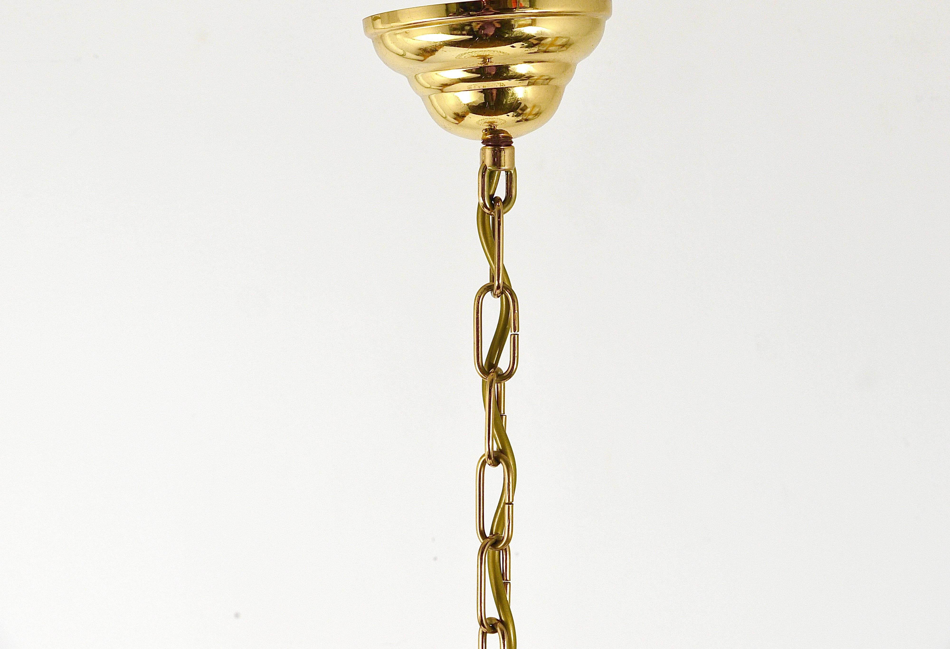 Lampadario in ottone dorato e cristalli di Ernst Palme Palwa Hollywood Regency, anni '70 in vendita 13