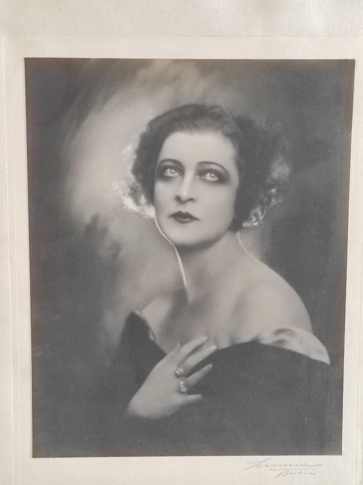 German Ernst Schneider Photography Of Elsa Kruger Berlin 1930s For Sale
