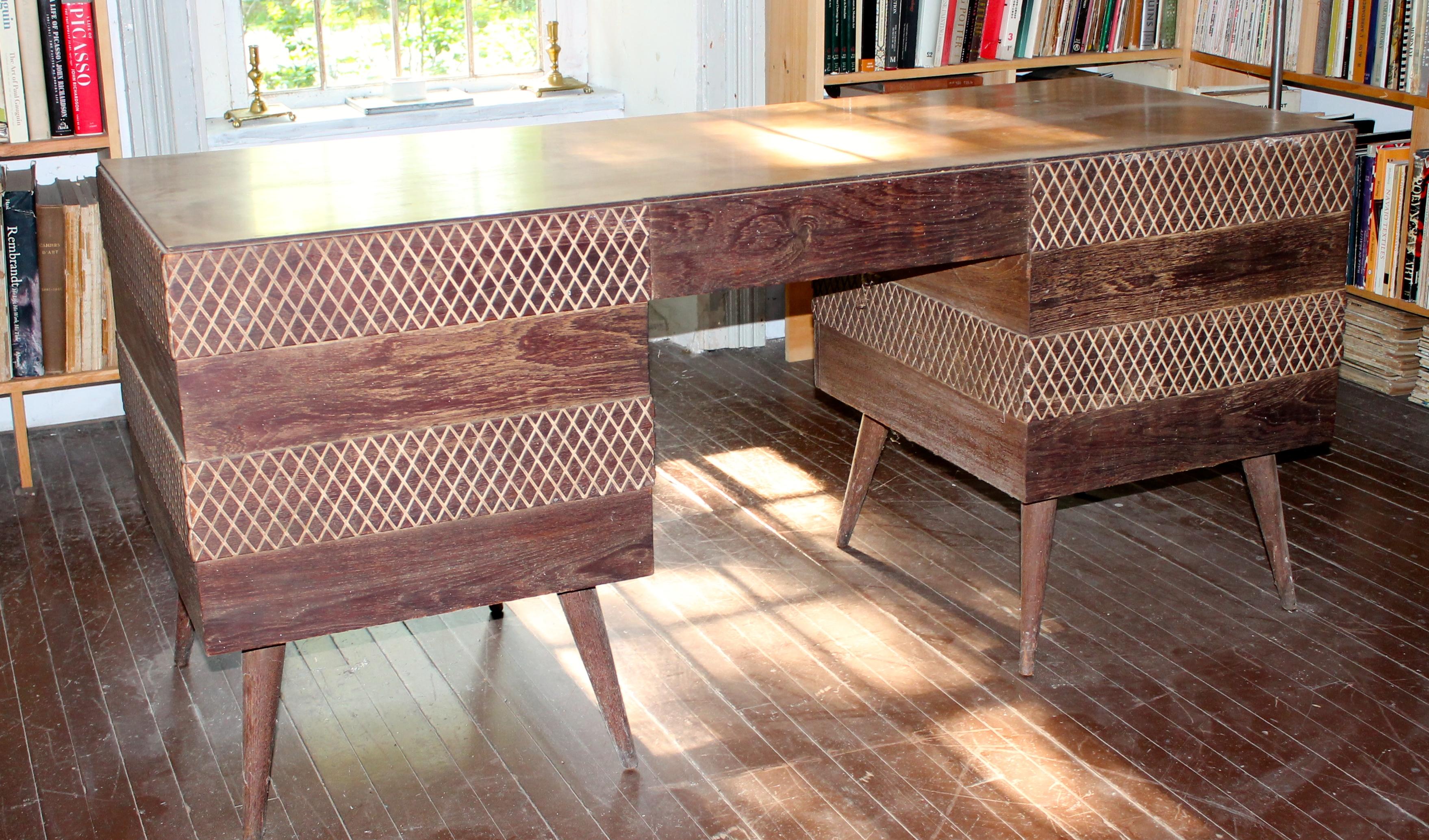 Ernst Schwadron, a Vladimir Kagan Made Unique Desk, circa 1945 For Sale 6