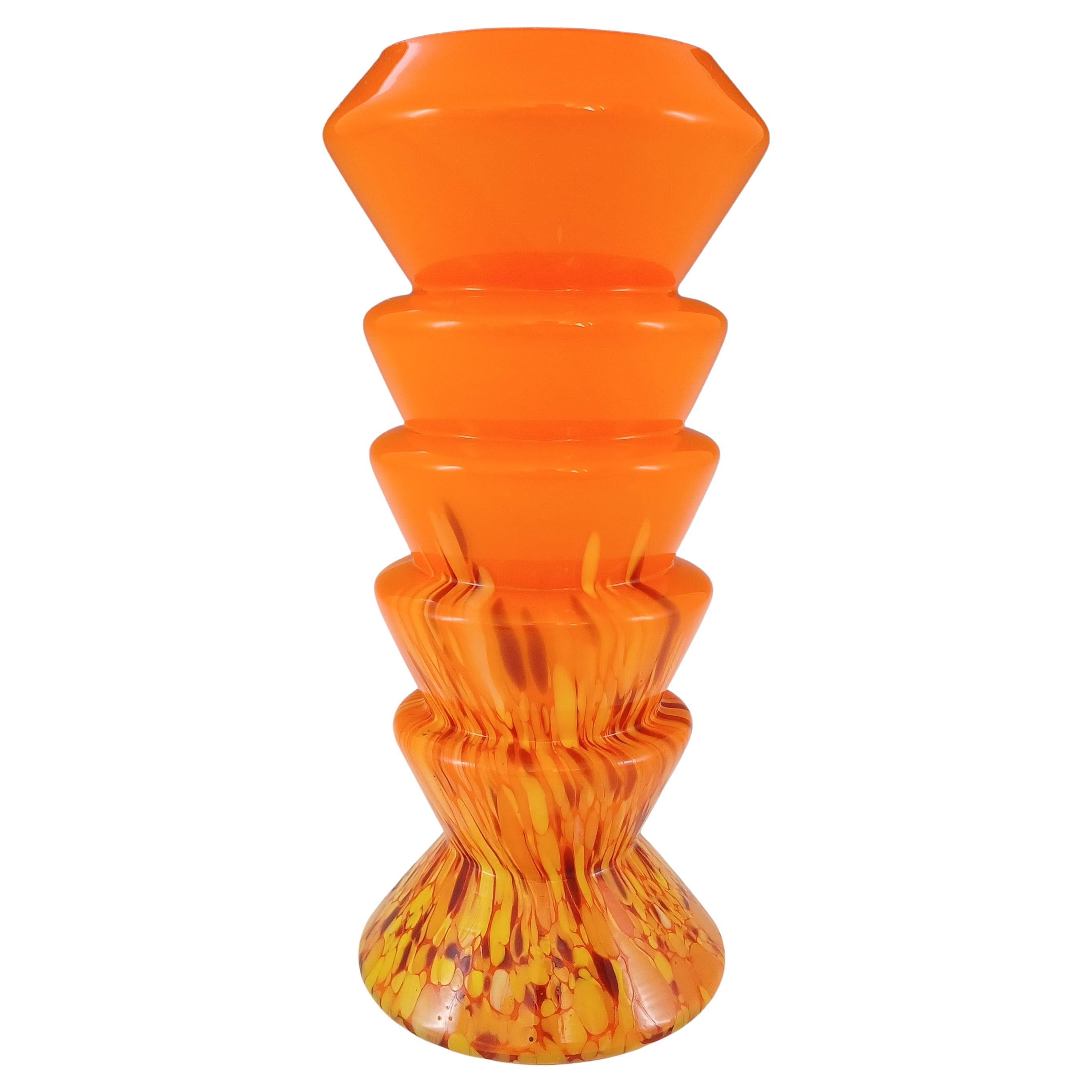 Ernst Steinwald / Franz Tomschick Jarrón checo de cristal salpicado de naranja