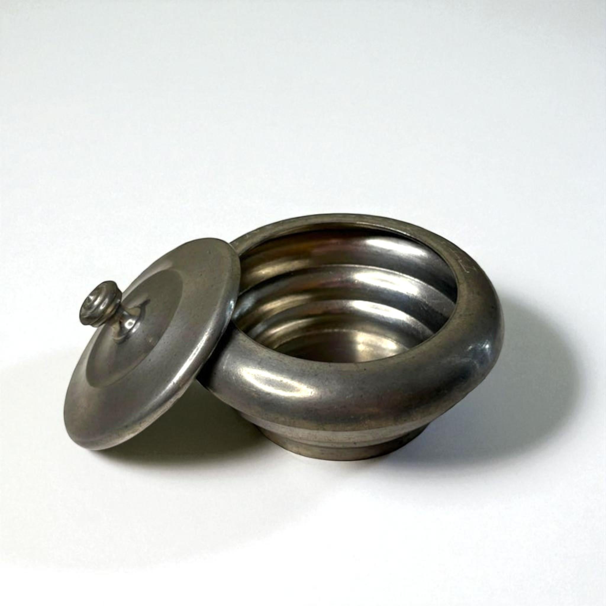 Ernst Svedbom Pewter Lidded Box, Sweden, 1932 Swedish Modern In Good Condition For Sale In Stockholm, SE