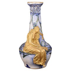 Ernst Wahliss Jugendstil Österreich Blaue figurale netzförmige Vase mit Jungfrau 1905